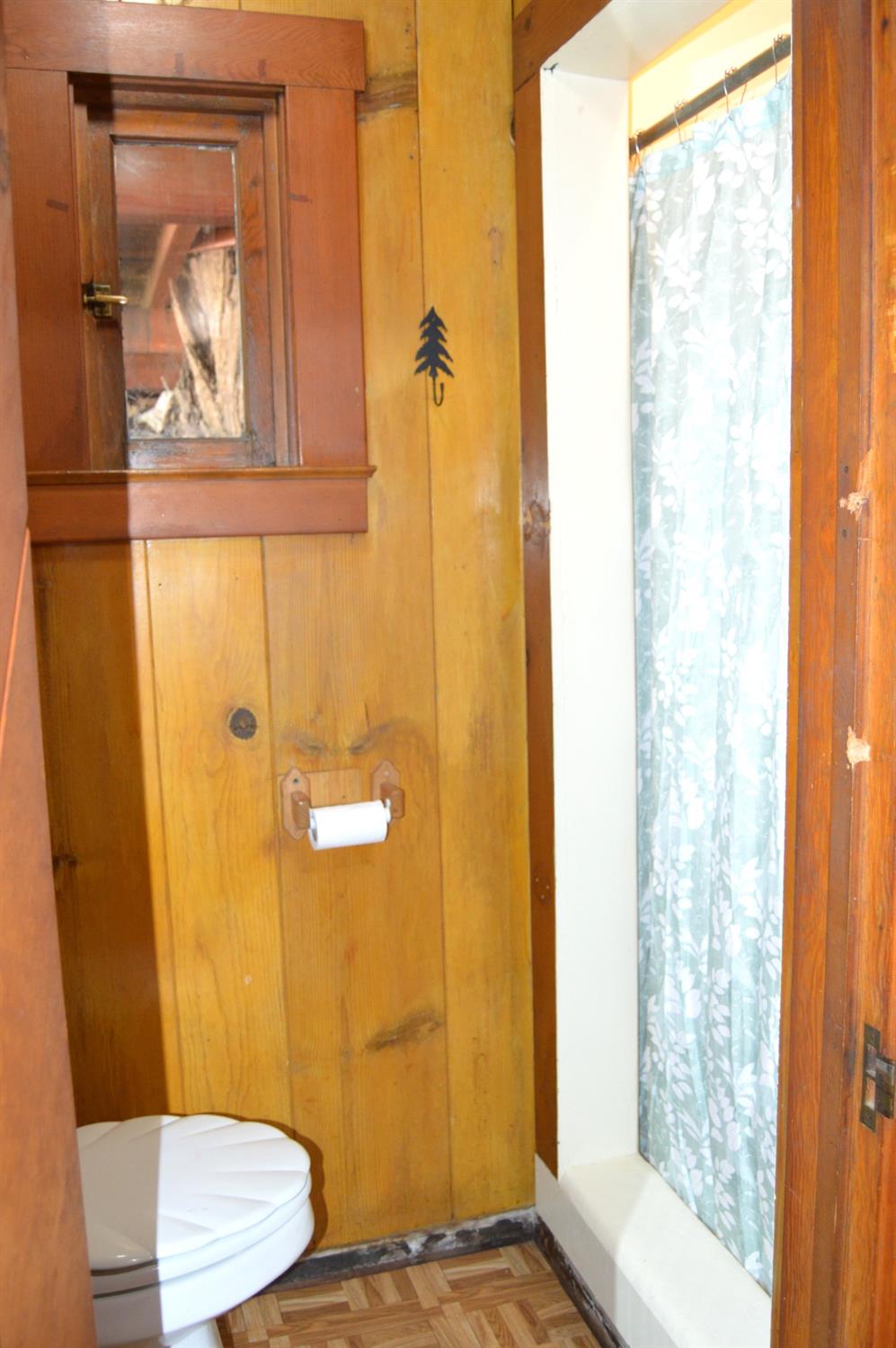 Detail Gallery Image 14 of 34 For 26156 Long Barn Rd, Long Barn,  CA 95335 - 5 Beds | 1/1 Baths
