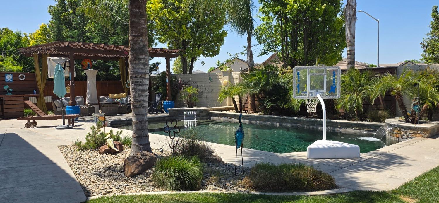 Detail Gallery Image 20 of 39 For 1731 Crystal Ct, Los Banos,  CA 93635 - 4 Beds | 2 Baths