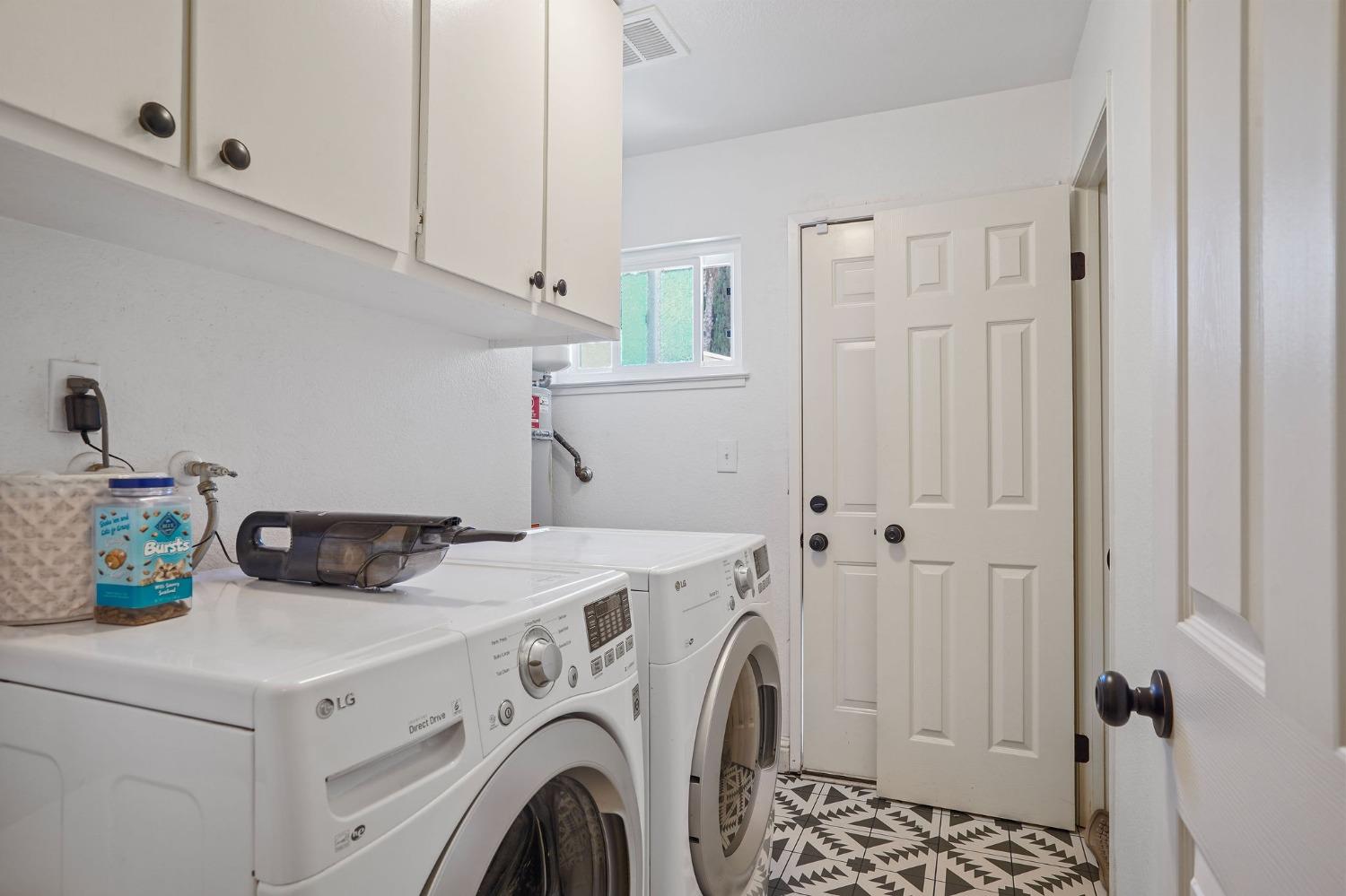 Detail Gallery Image 23 of 39 For 4950 Thor Way, Carmichael,  CA 95608 - 4 Beds | 3 Baths