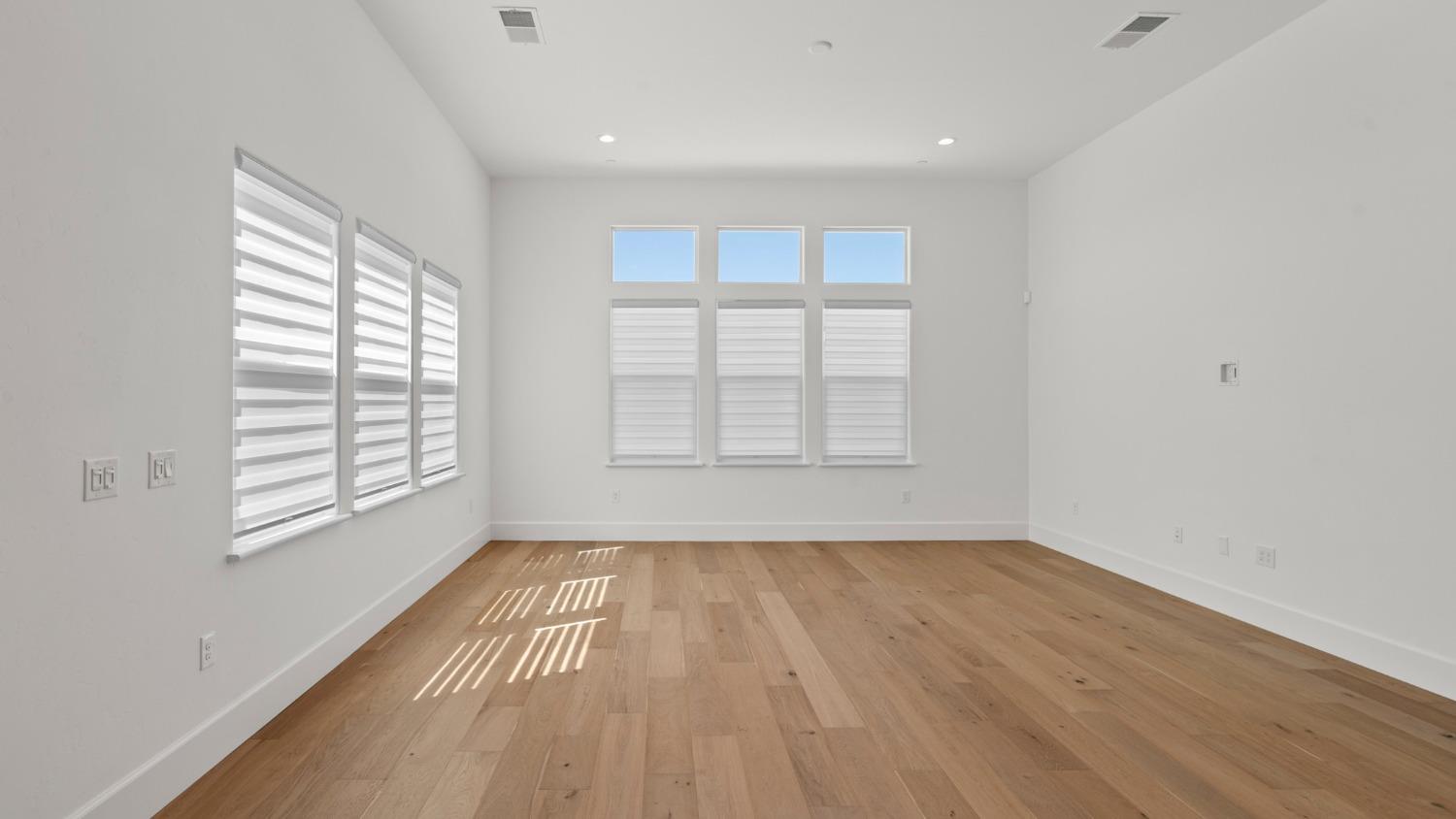 Detail Gallery Image 17 of 25 For 3840 Fletcher Peak Cir, Roseville,  CA 95661 - 4 Beds | 2/1 Baths