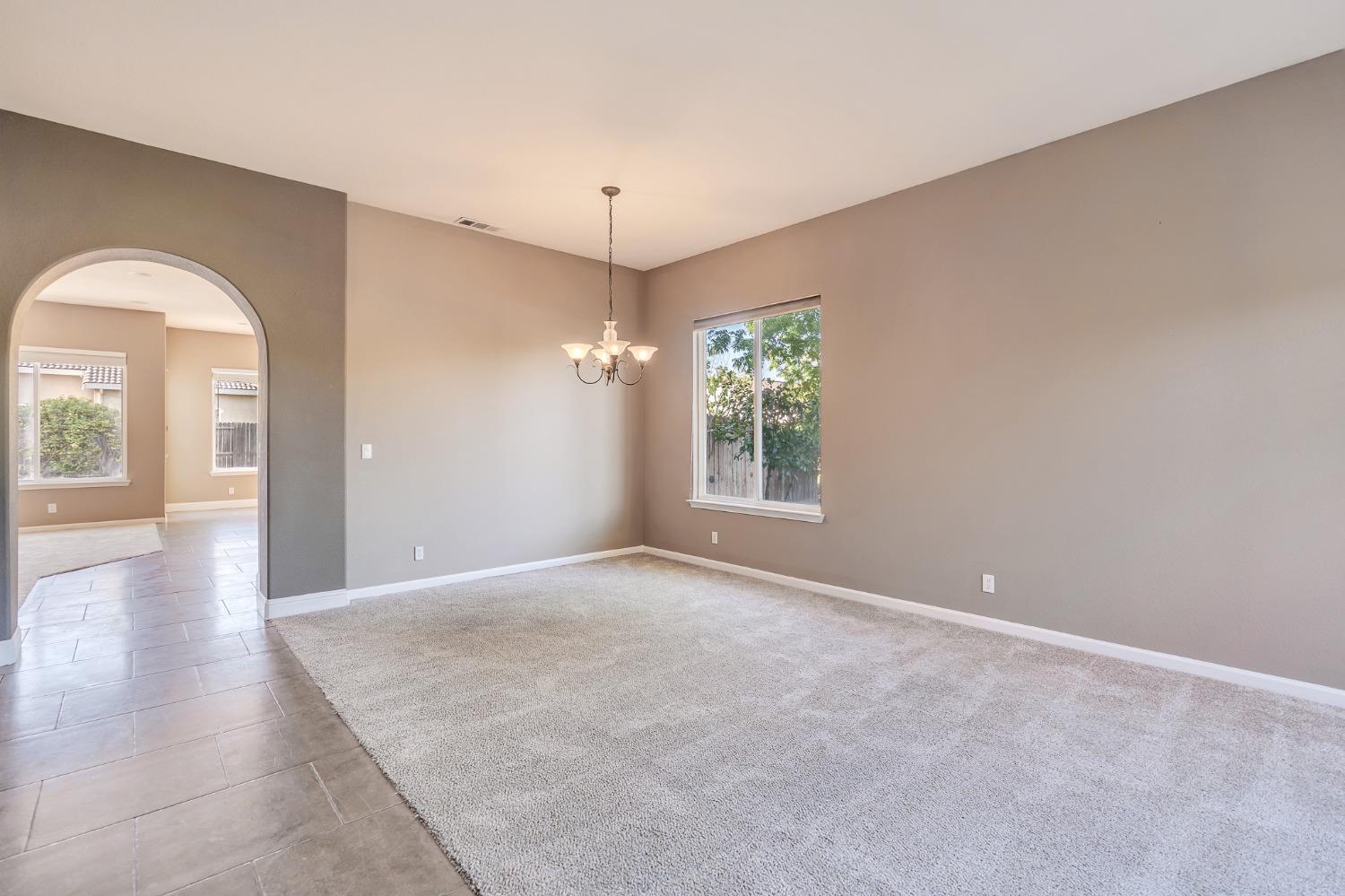 Detail Gallery Image 15 of 67 For 2196 Naples Ct, Los Banos,  CA 93635 - 3 Beds | 2 Baths