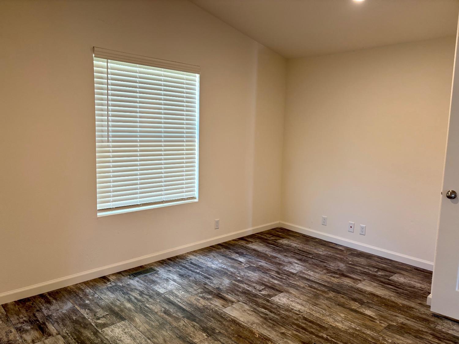 Detail Gallery Image 8 of 18 For 118 Hedy Ln, Davis,  CA 95618 - 1 Beds | 1 Baths