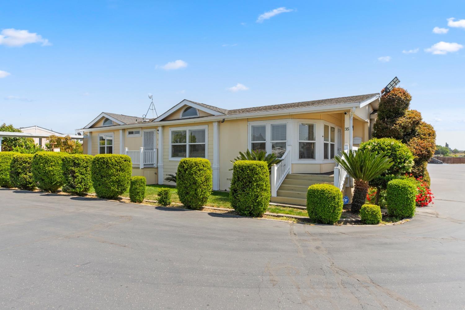 Detail Gallery Image 3 of 23 For 7341 Eleanor Ave, Oakdale,  CA 95361 - 3 Beds | 2 Baths