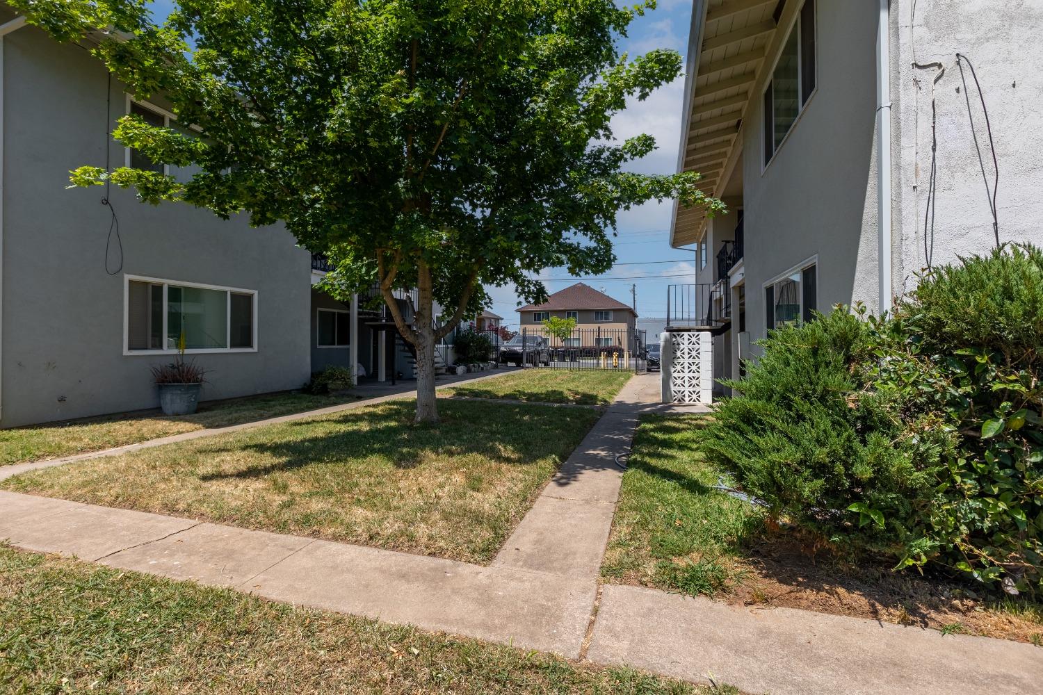 Detail Gallery Image 7 of 20 For 3326 Lerwick Rd, Sacramento,  CA 95821 - – Beds | – Baths
