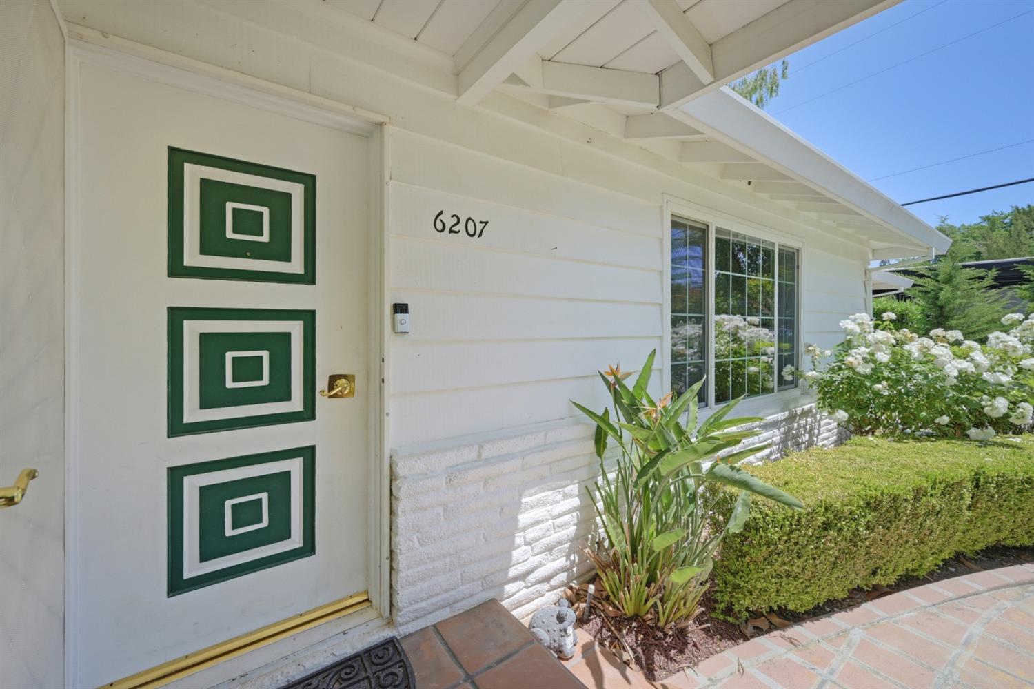 Detail Gallery Image 6 of 75 For 6207 Rampart Dr, Carmichael,  CA 95608 - 4 Beds | 3 Baths