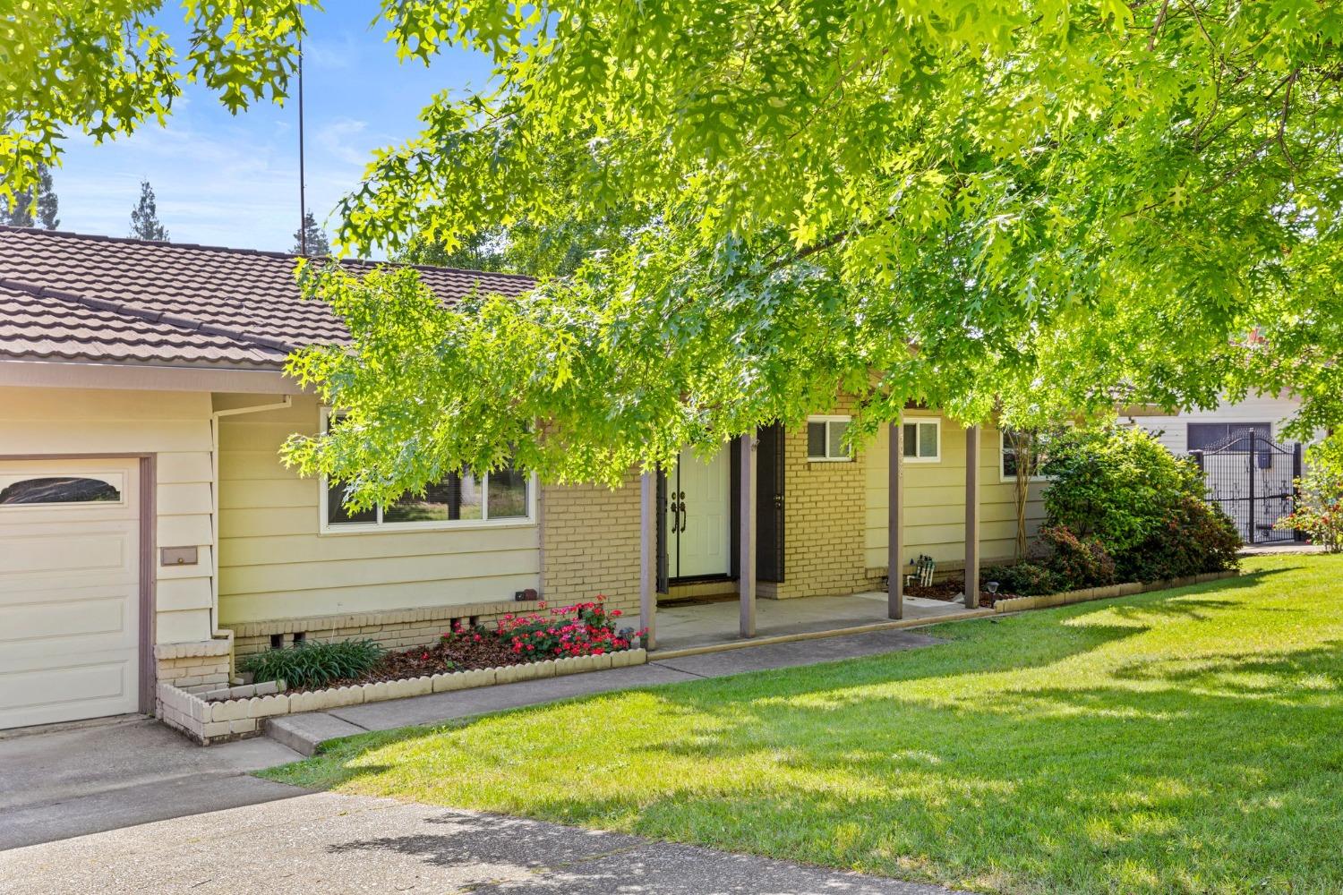 Detail Gallery Image 5 of 46 For 5038 Illinois Ave, Fair Oaks,  CA 95628 - 4 Beds | 2 Baths