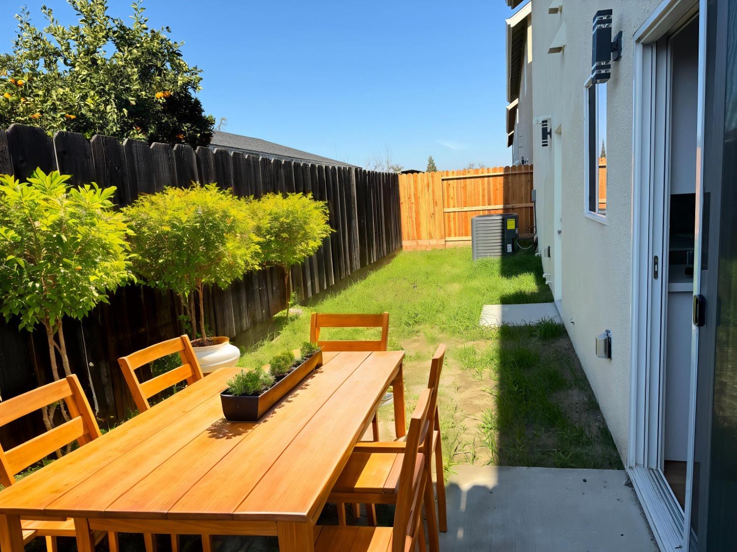Detail Gallery Image 17 of 17 For 561 Jason Dr, Turlock,  CA 95380 - 3 Beds | 2/1 Baths
