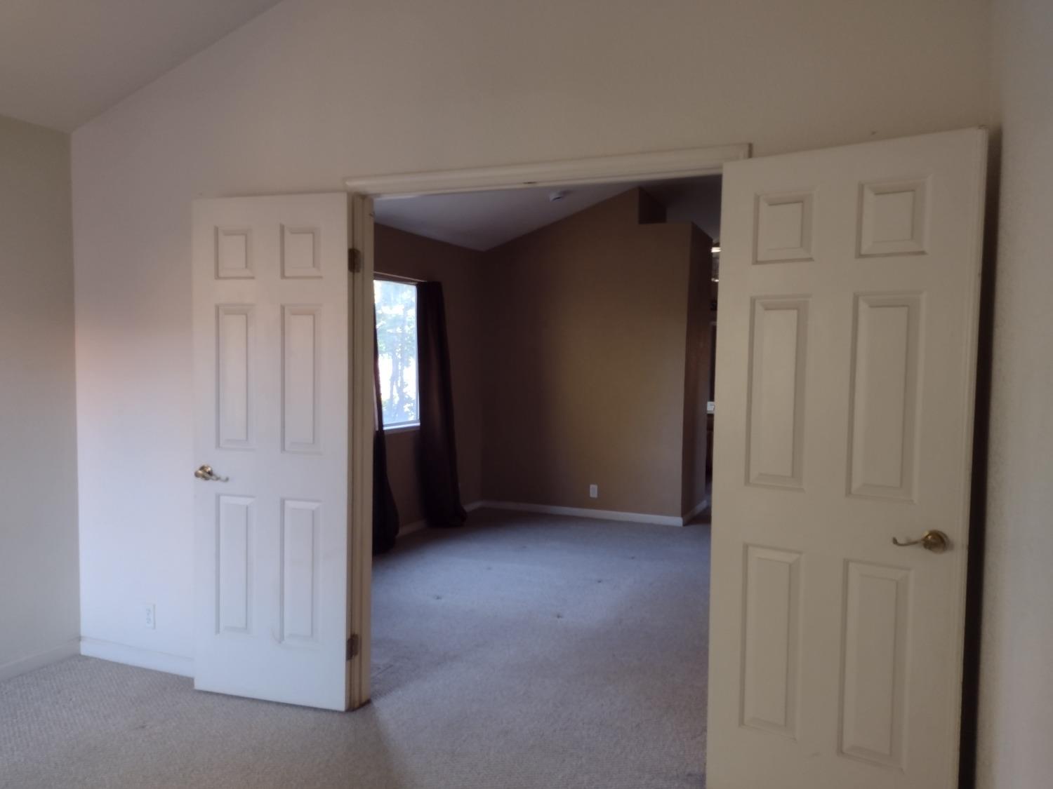 Detail Gallery Image 34 of 56 For 1900 Berryessa Dr, Modesto,  CA 95358 - 3 Beds | 2/1 Baths