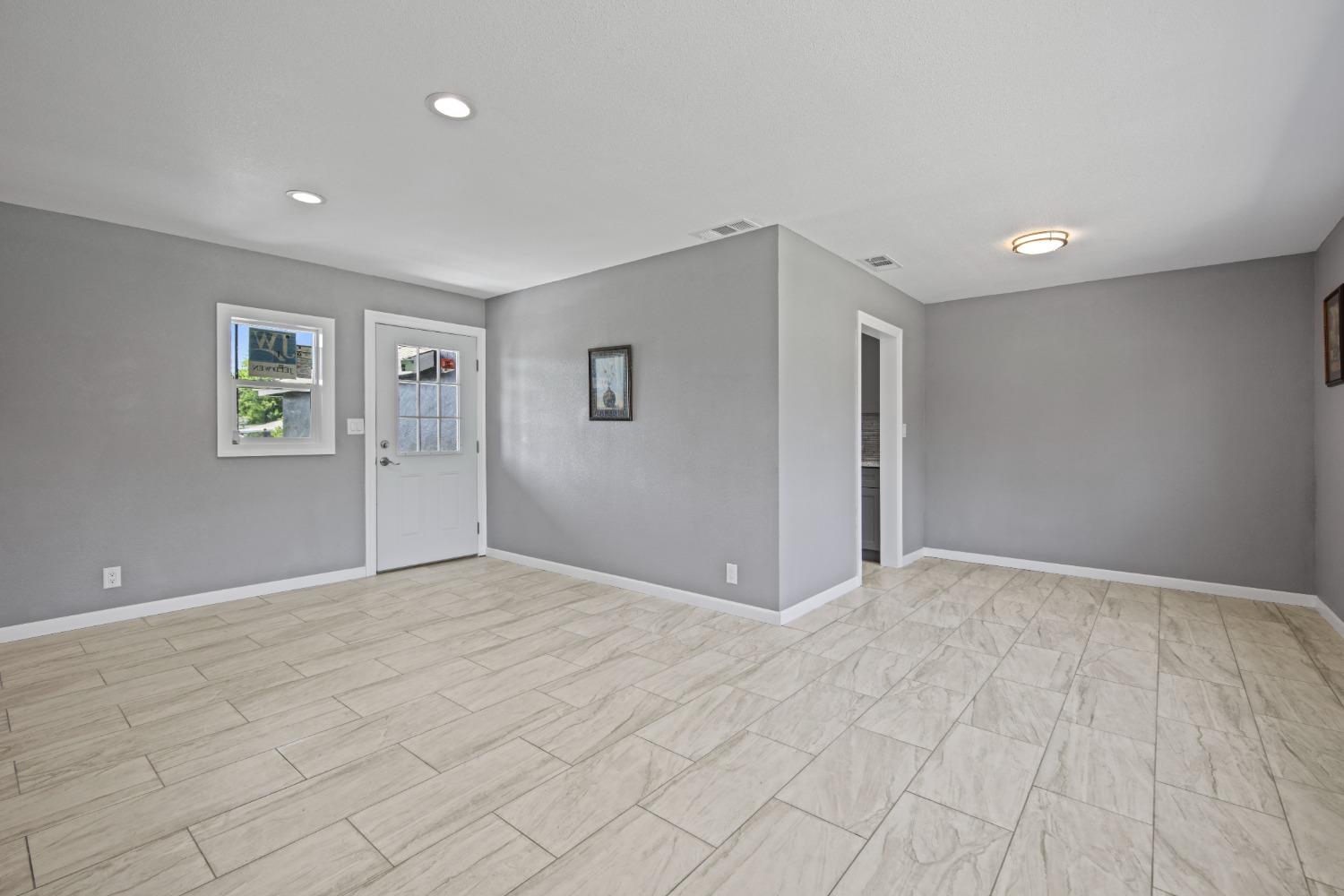 Detail Gallery Image 7 of 48 For 2310 Scribner St, Stockton,  CA 95206 - 2 Beds | 1 Baths