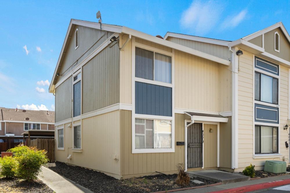 Photo #2: 225058361 Listing 