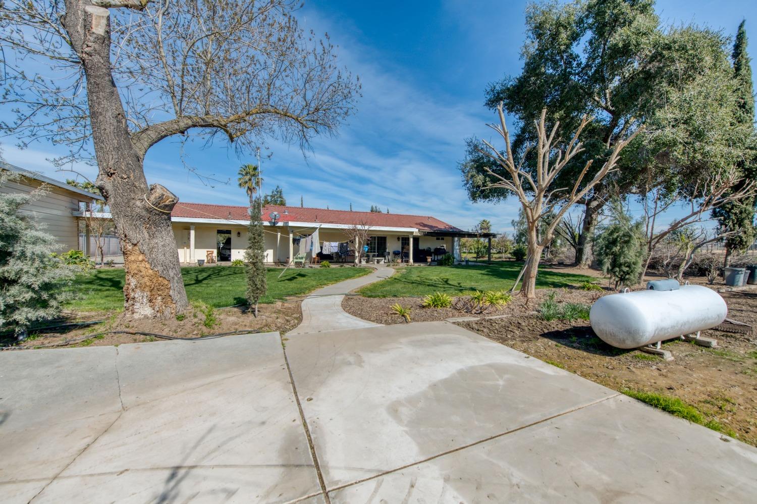 Detail Gallery Image 31 of 38 For 25540 Lynn Pl #B,  –,  CA 93638 - 3 Beds | 2 Baths