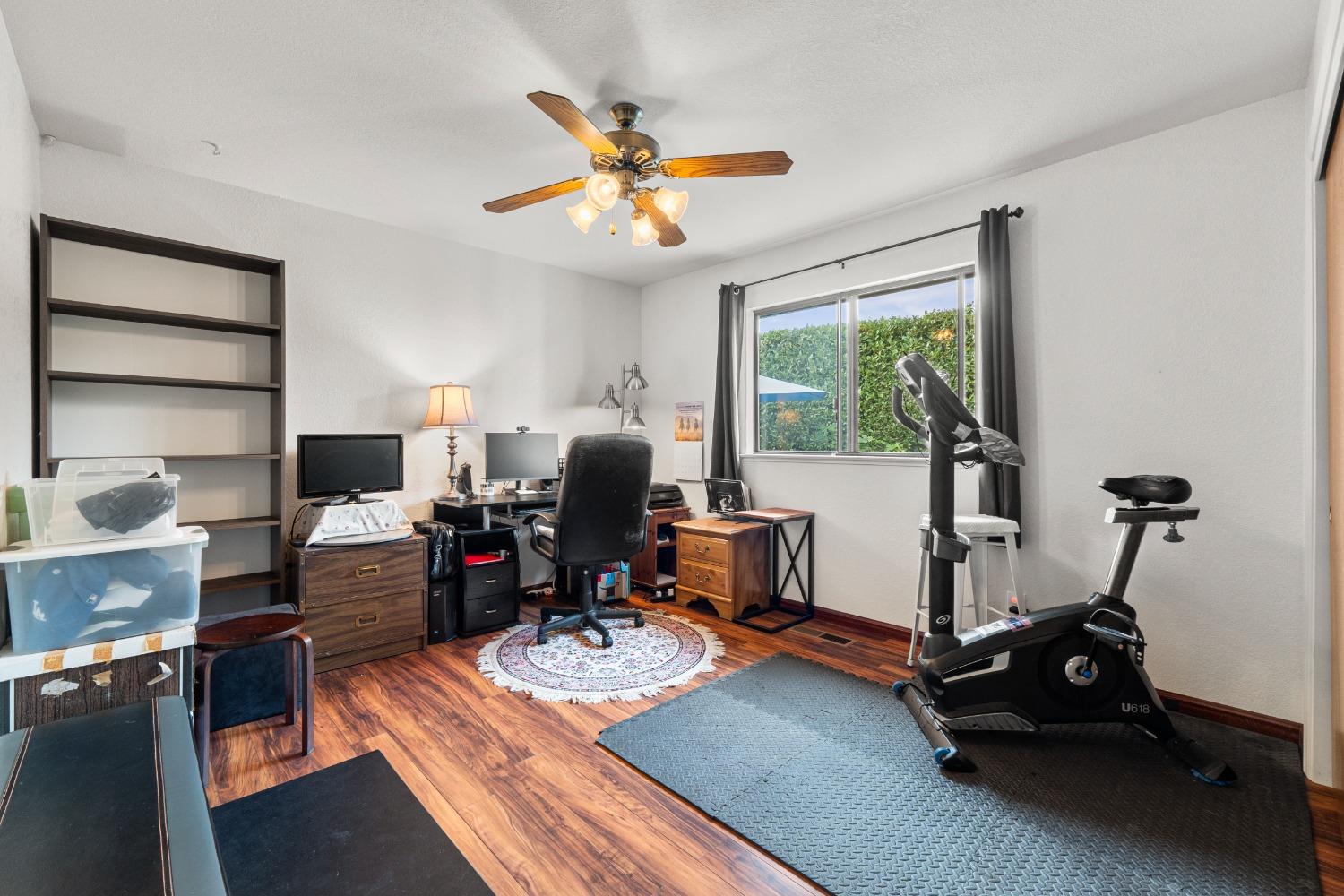 Detail Gallery Image 25 of 47 For 24 Sage River Cir, Sacramento,  CA 95831 - 3 Beds | 3 Baths
