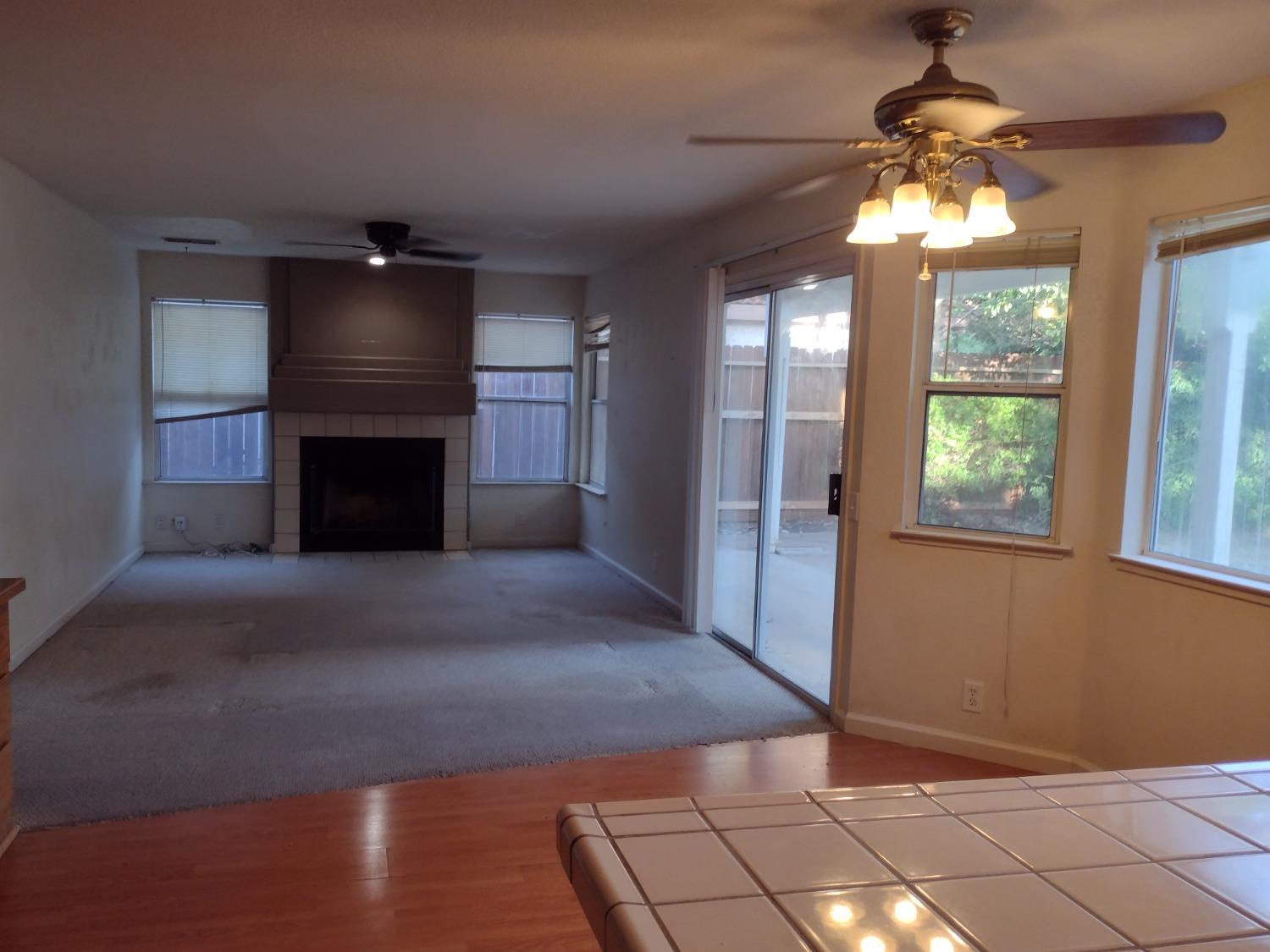 Detail Gallery Image 16 of 56 For 1900 Berryessa Dr, Modesto,  CA 95358 - 3 Beds | 2/1 Baths