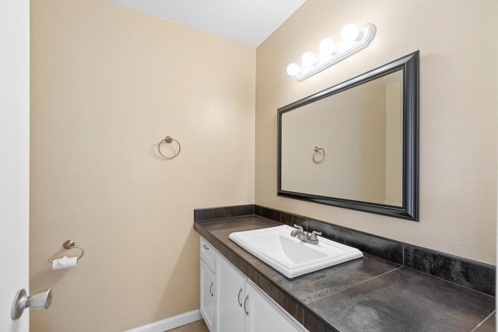 Photo #7: 225058361 Listing: Photo #7