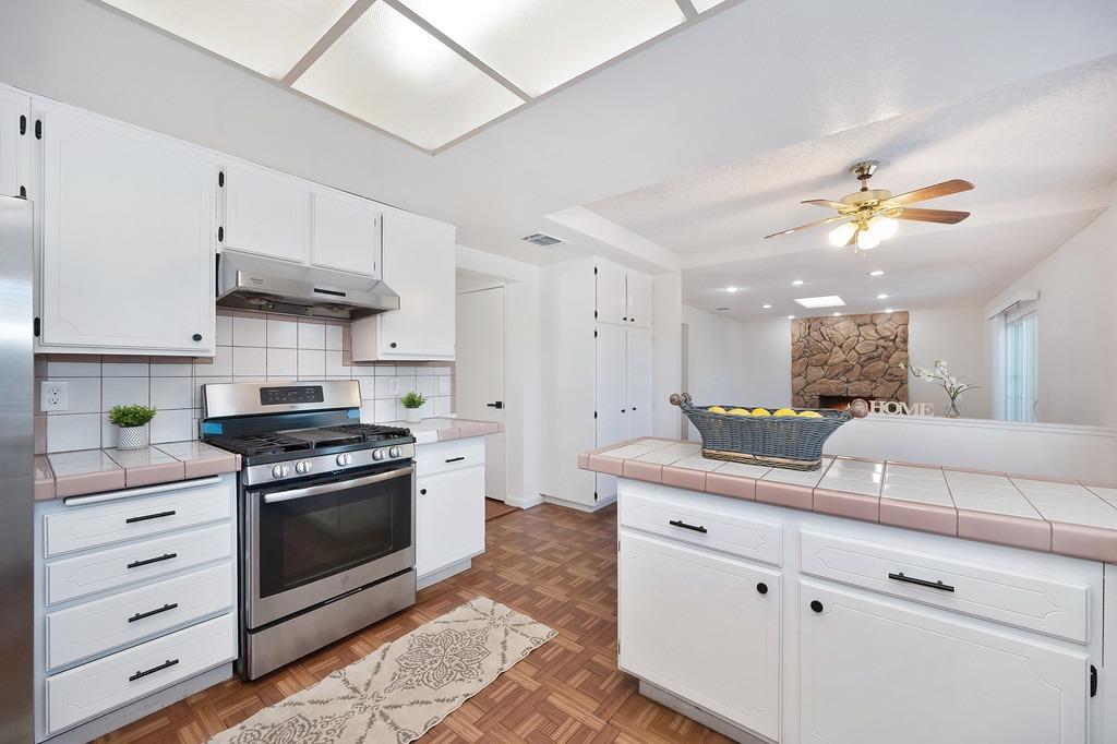 Detail Gallery Image 21 of 59 For 7415 Patero Cir, Sacramento,  CA 95823 - 5 Beds | 3 Baths