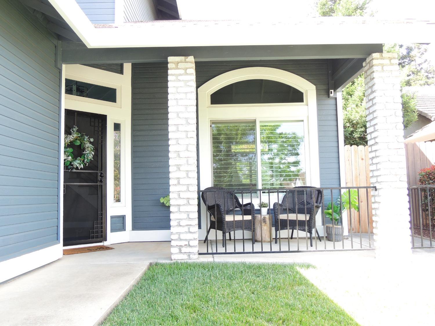 Detail Gallery Image 3 of 39 For 8979 Giant Panda Dr, Sacramento,  CA 95829 - 4 Beds | 3 Baths