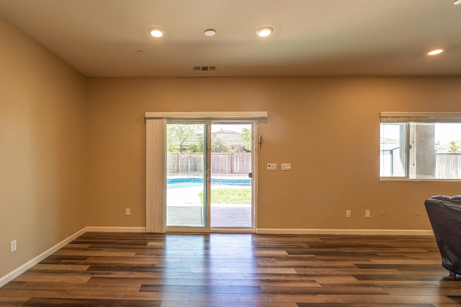 Detail Gallery Image 13 of 56 For 2050 Danforth Way, Plumas Lake,  CA 95961 - 4 Beds | 3 Baths