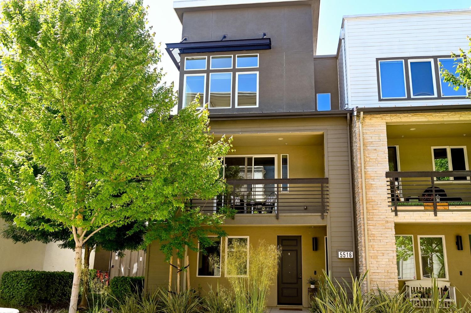 Detail Gallery Image 3 of 46 For 5516 El Dorado Ln, Dublin,  CA 94568 - 3 Beds | 4 Baths