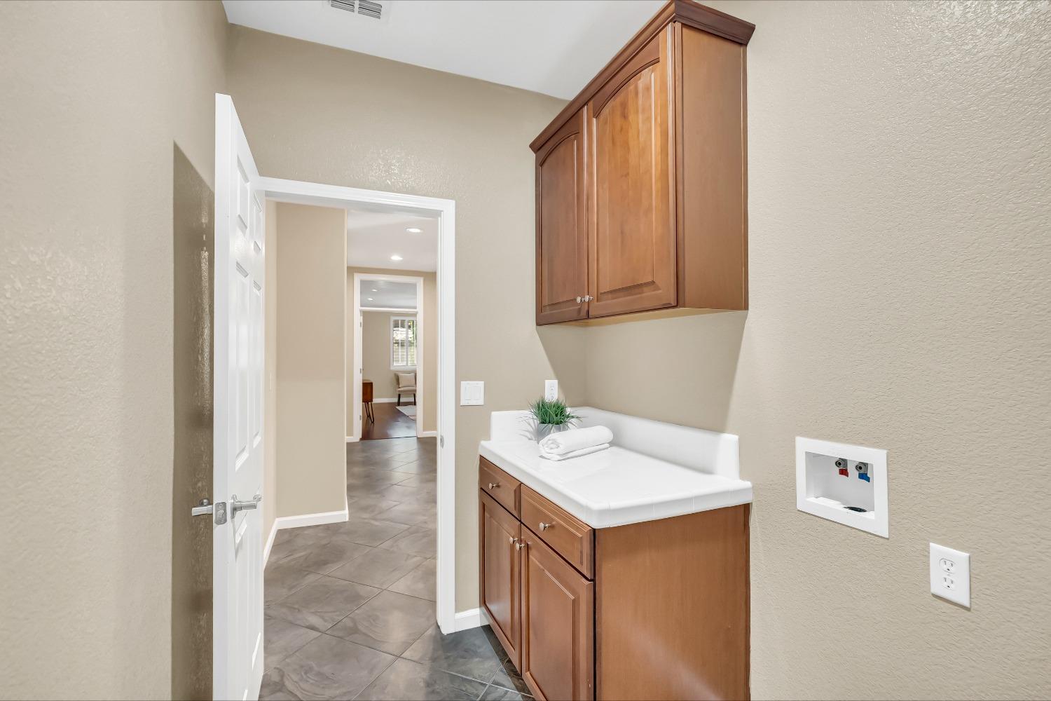 Stageline Circle, Rocklin, California image 36
