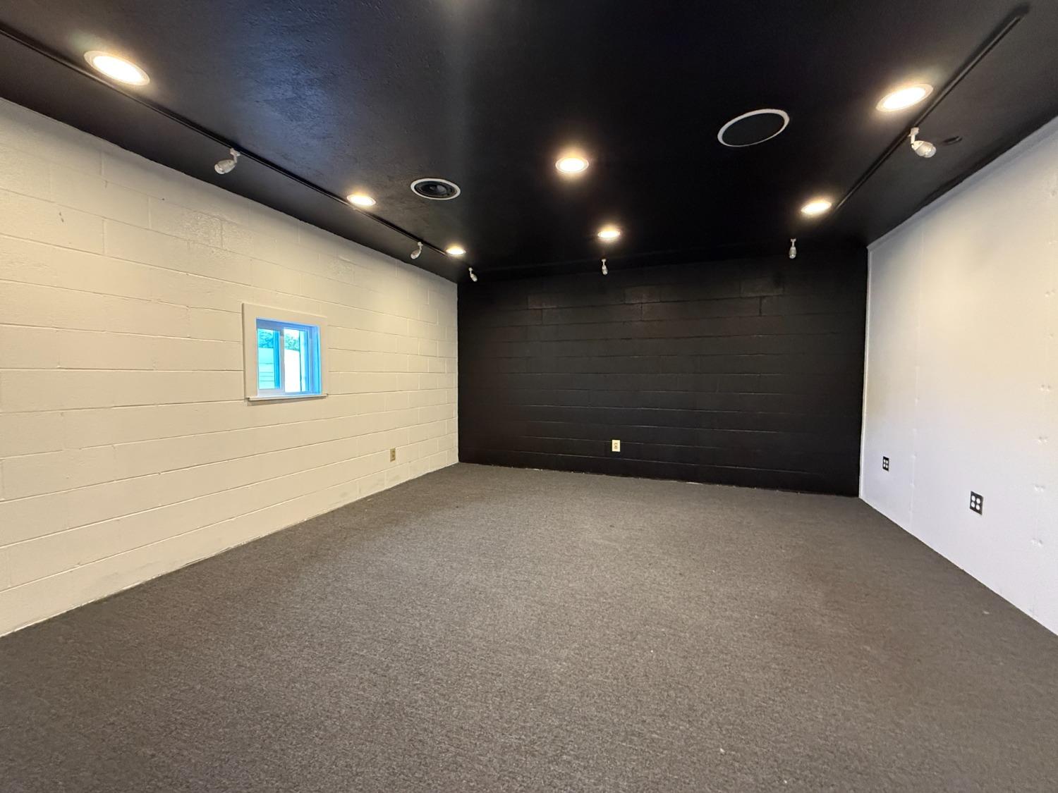 Detail Gallery Image 8 of 10 For 138 W Yosemite Ave, Manteca,  CA 95336 - – Beds | – Baths
