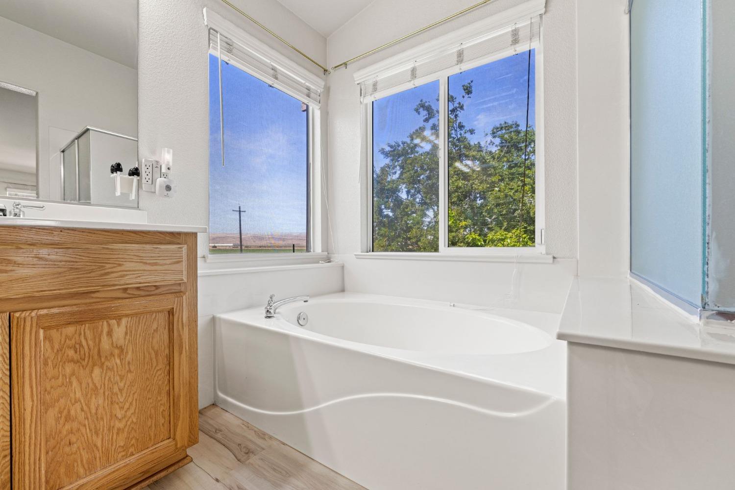 Detail Gallery Image 26 of 43 For 1644 Gloria Cir, Tracy,  CA 95377 - 5 Beds | 3 Baths