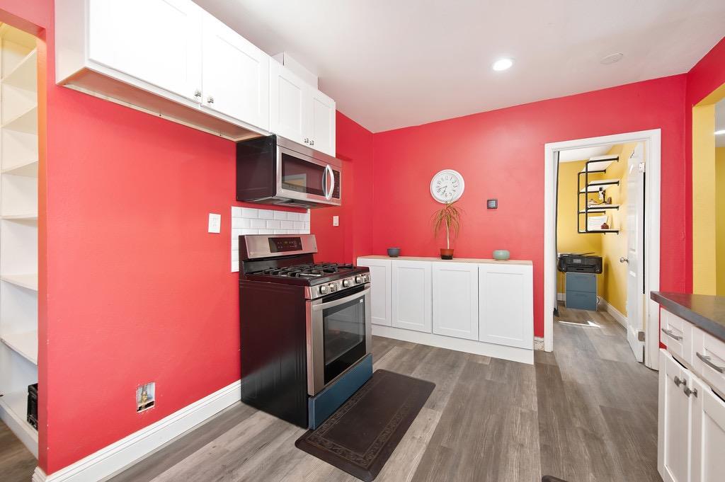 Detail Gallery Image 17 of 29 For 3740 26th Ave, Sacramento,  CA 95820 - 3 Beds | 2 Baths