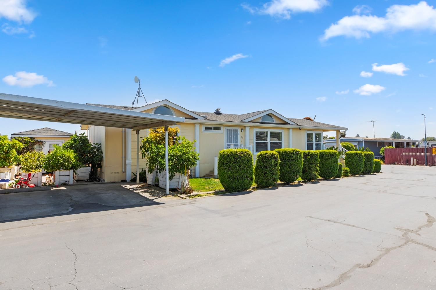 Detail Gallery Image 2 of 23 For 7341 Eleanor Ave, Oakdale,  CA 95361 - 3 Beds | 2 Baths