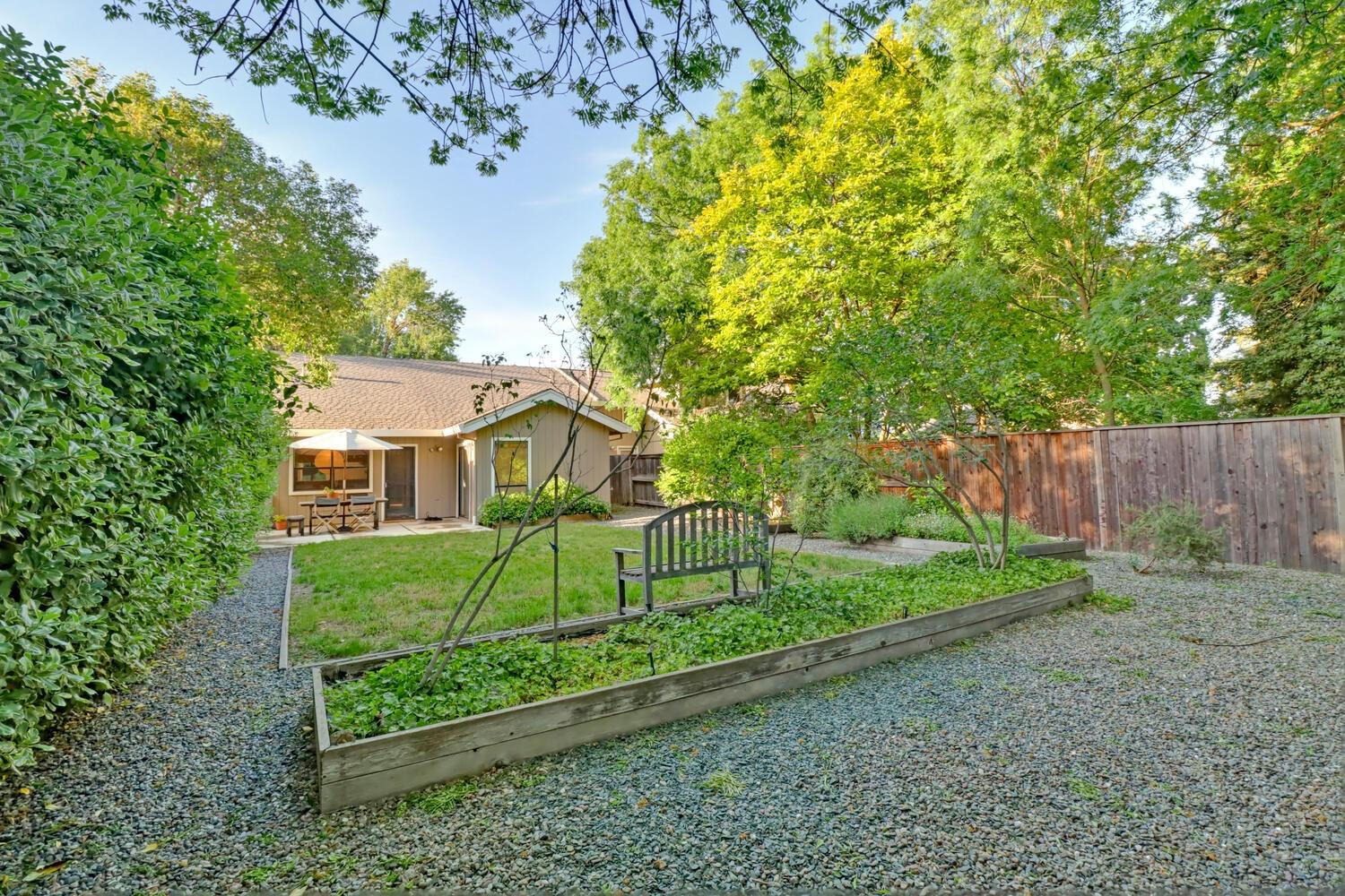 Oyster Bay Avenue, Davis, California image 41