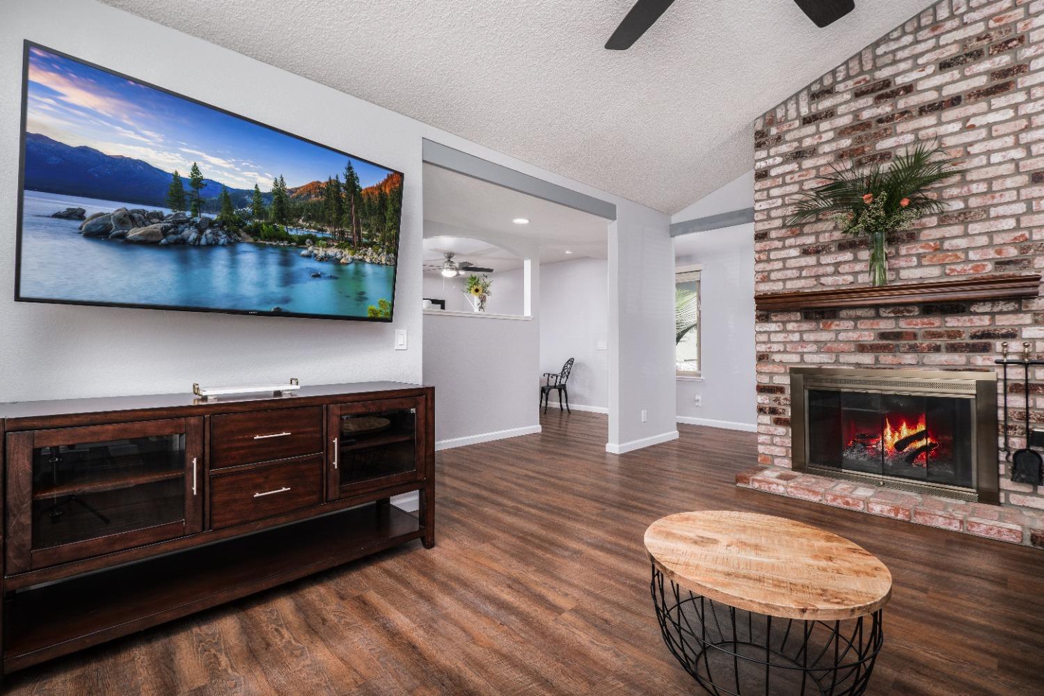 Detail Gallery Image 11 of 61 For 11078 Autumnwind Ln, Rancho Cordova,  CA 95670 - 3 Beds | 2 Baths