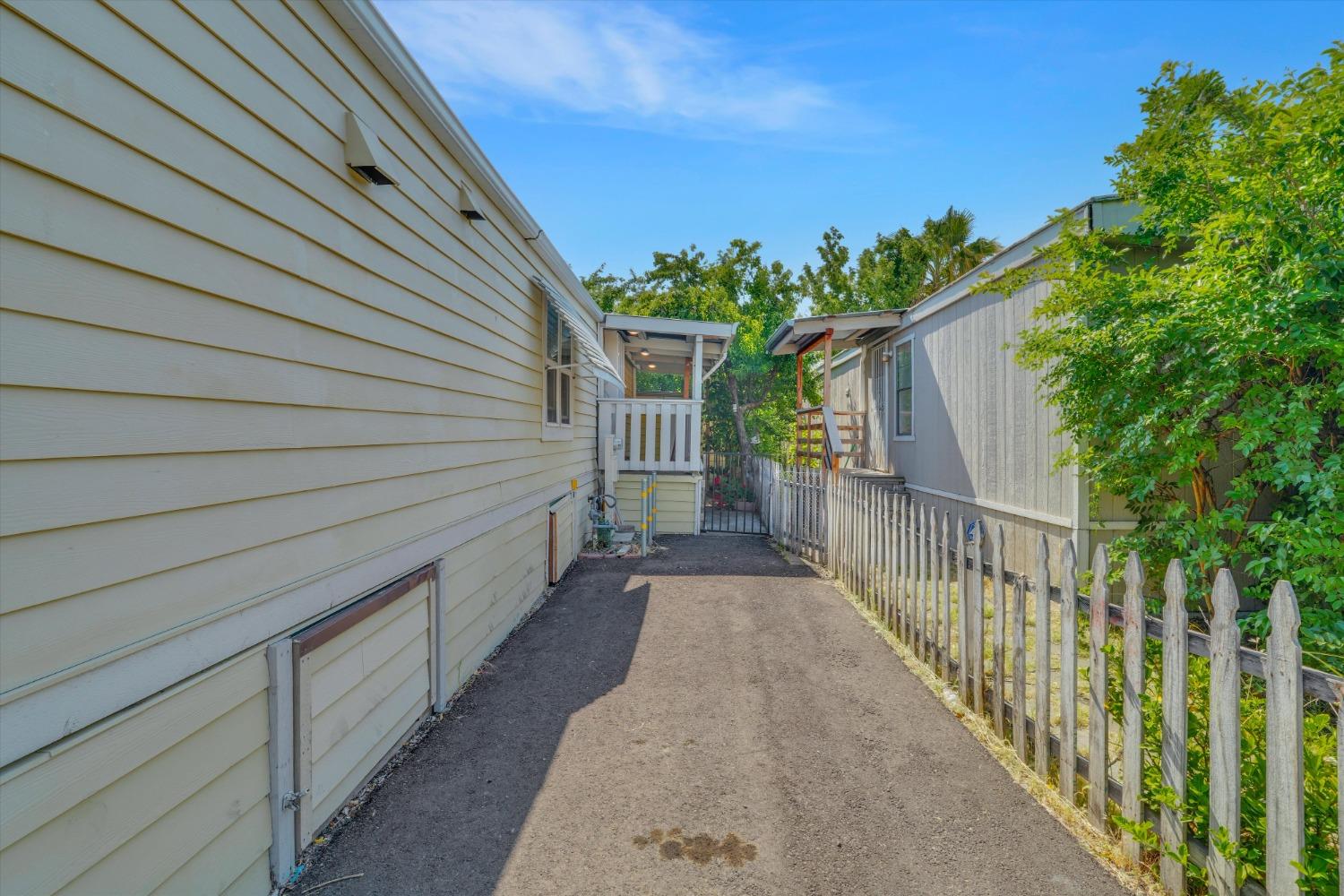 Detail Gallery Image 6 of 24 For 360 E. Grant Line 7, Tracy,  CA 95376 - 2 Beds | 1 Baths