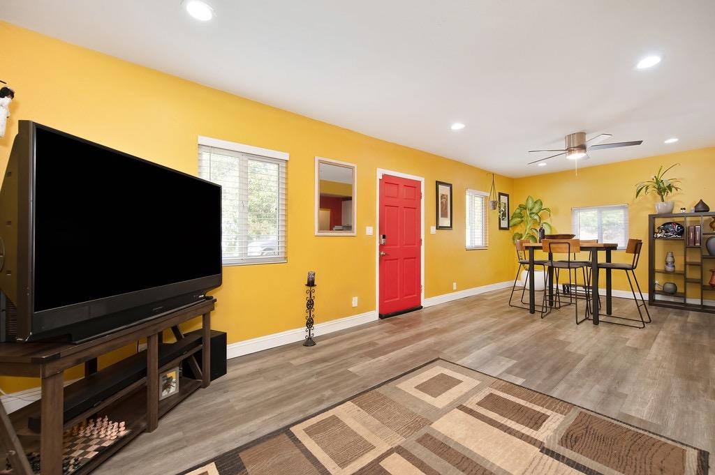 Detail Gallery Image 10 of 29 For 3740 26th Ave, Sacramento,  CA 95820 - 3 Beds | 2 Baths