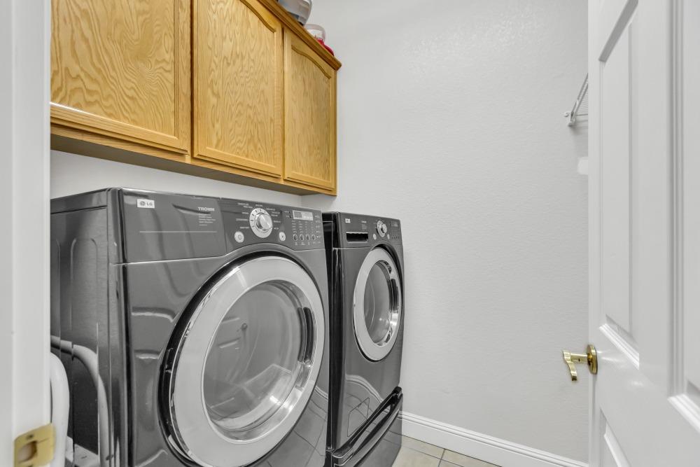 Detail Gallery Image 9 of 66 For 929 Jordine Way, Galt,  CA 95632 - 5 Beds | 2/1 Baths