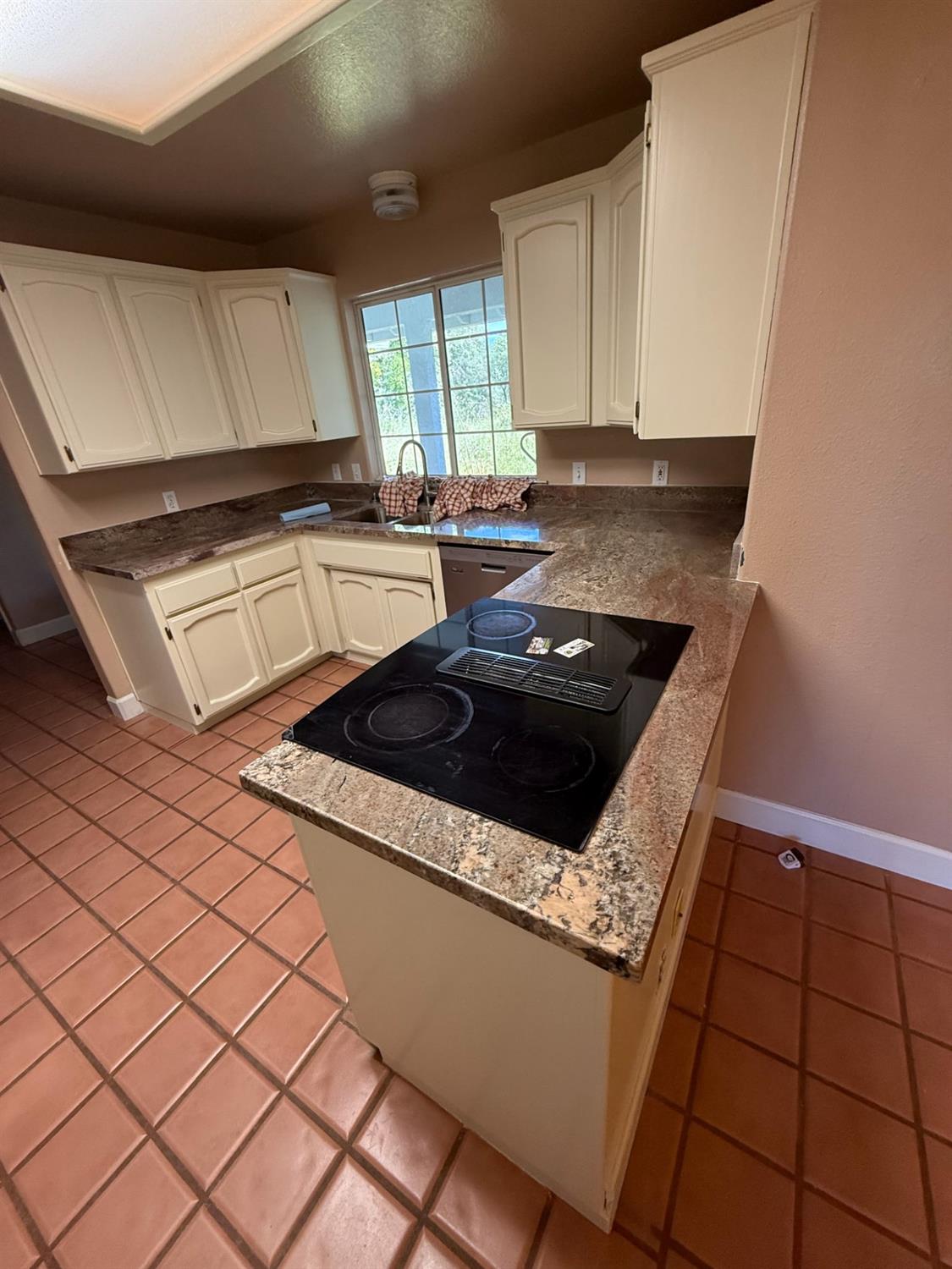 Detail Gallery Image 11 of 35 For 76 Stoney Oaks Blvd, Bangor,  CA 95966 - 3 Beds | 2/1 Baths