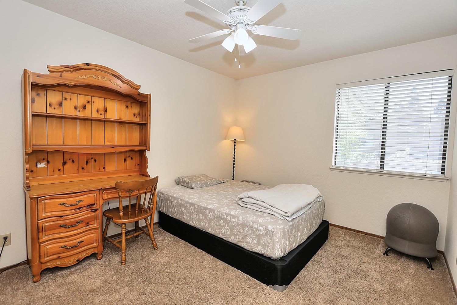 Detail Gallery Image 34 of 69 For 1982 University Park Dr, Sacramento,  CA 95825 - 3 Beds | 2/1 Baths