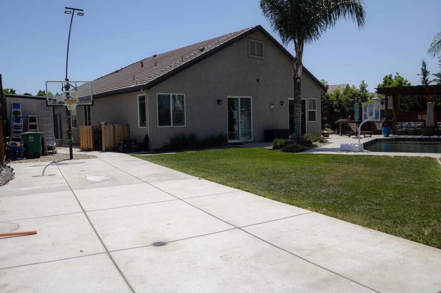 Detail Gallery Image 38 of 39 For 1731 Crystal Ct, Los Banos,  CA 93635 - 4 Beds | 2 Baths