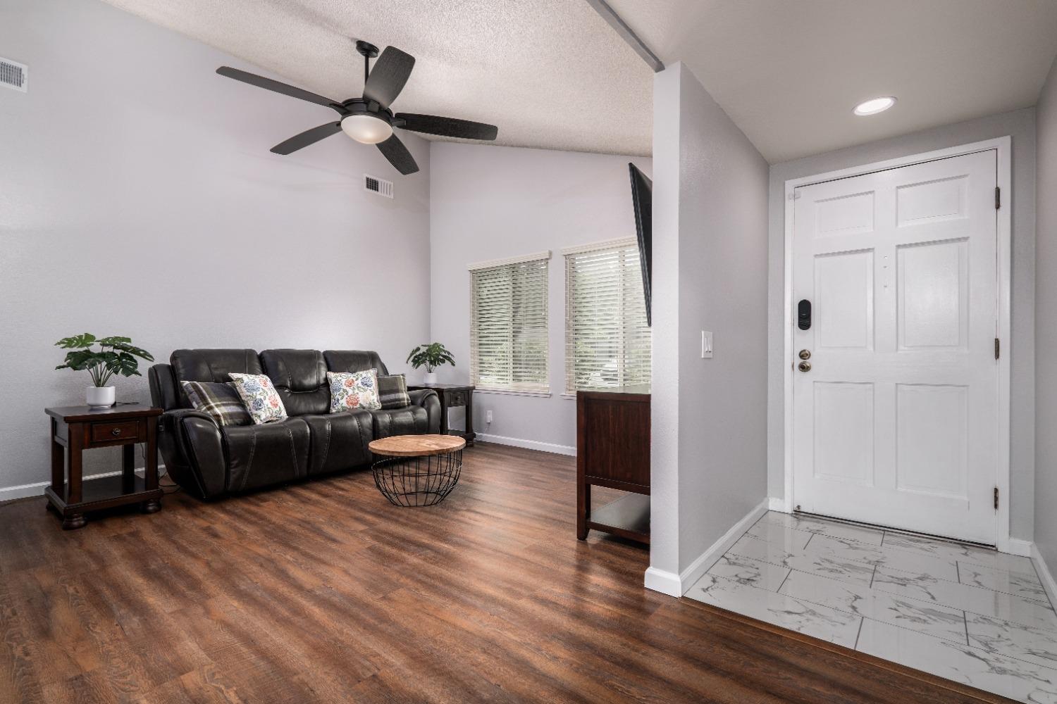 Detail Gallery Image 7 of 61 For 11078 Autumnwind Ln, Rancho Cordova,  CA 95670 - 3 Beds | 2 Baths