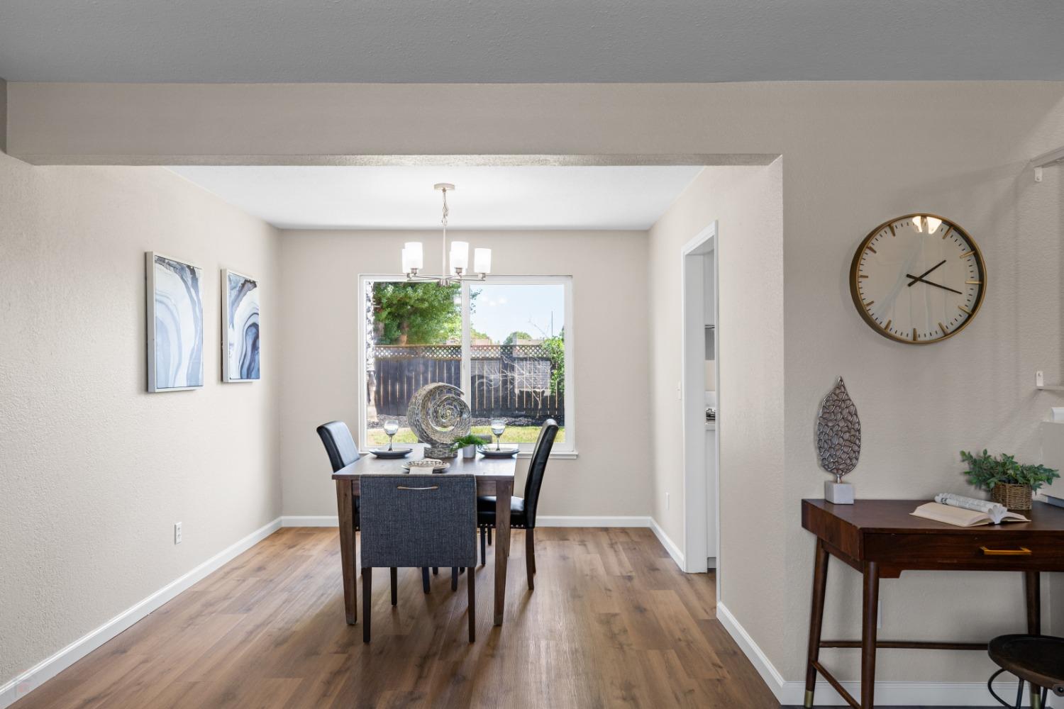 Detail Gallery Image 12 of 49 For 1340 Renown Dr, Tracy,  CA 95376 - 4 Beds | 2/1 Baths