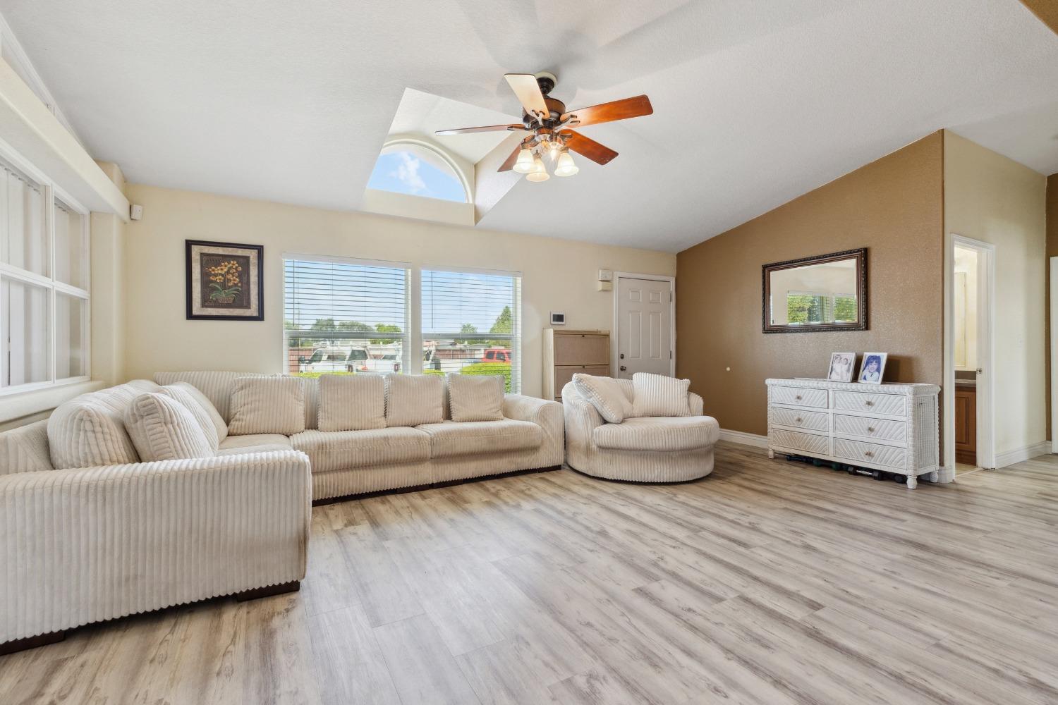 Detail Gallery Image 8 of 23 For 7341 Eleanor Ave, Oakdale,  CA 95361 - 3 Beds | 2 Baths
