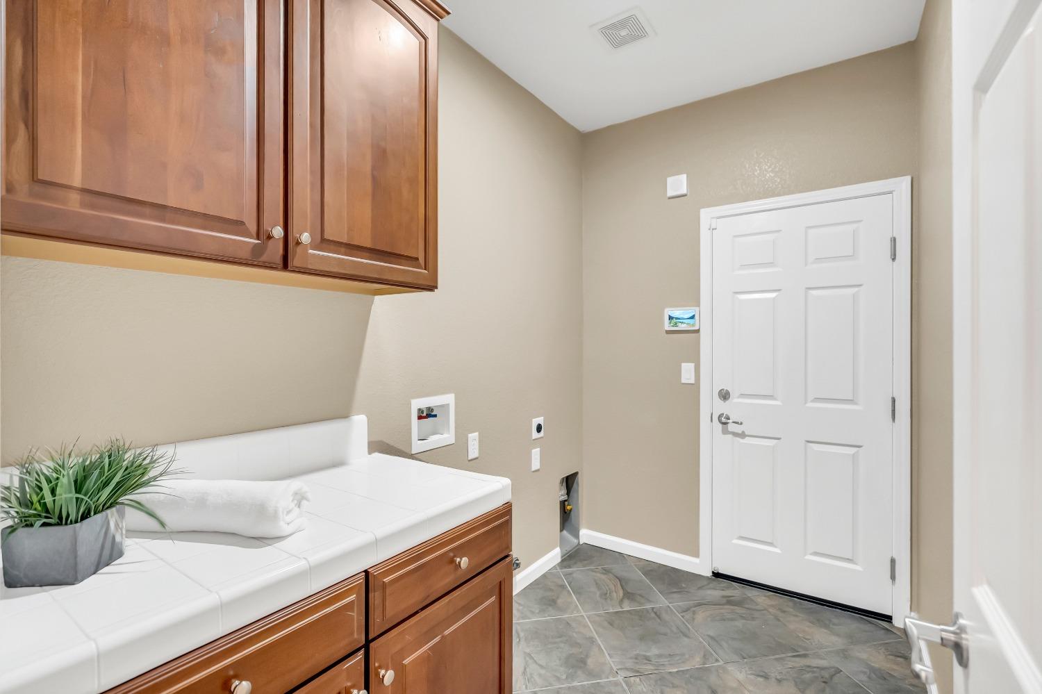 Stageline Circle, Rocklin, California image 35