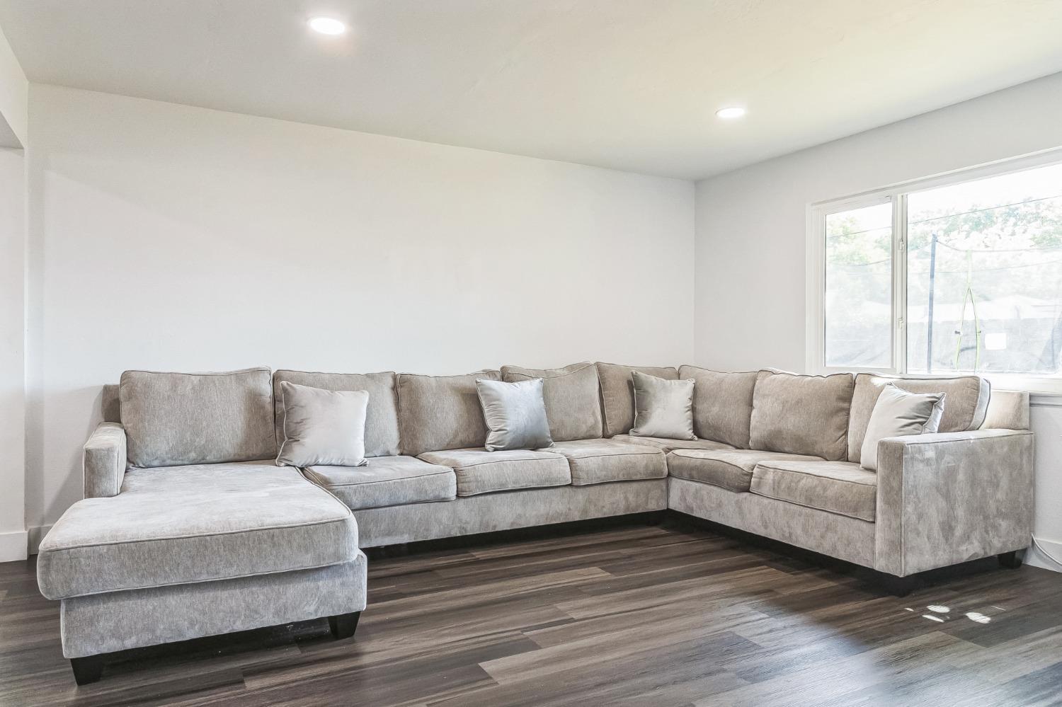 Detail Gallery Image 8 of 18 For 2618 Hoover Ct, Merced,  CA 95340 - 3 Beds | 1/1 Baths