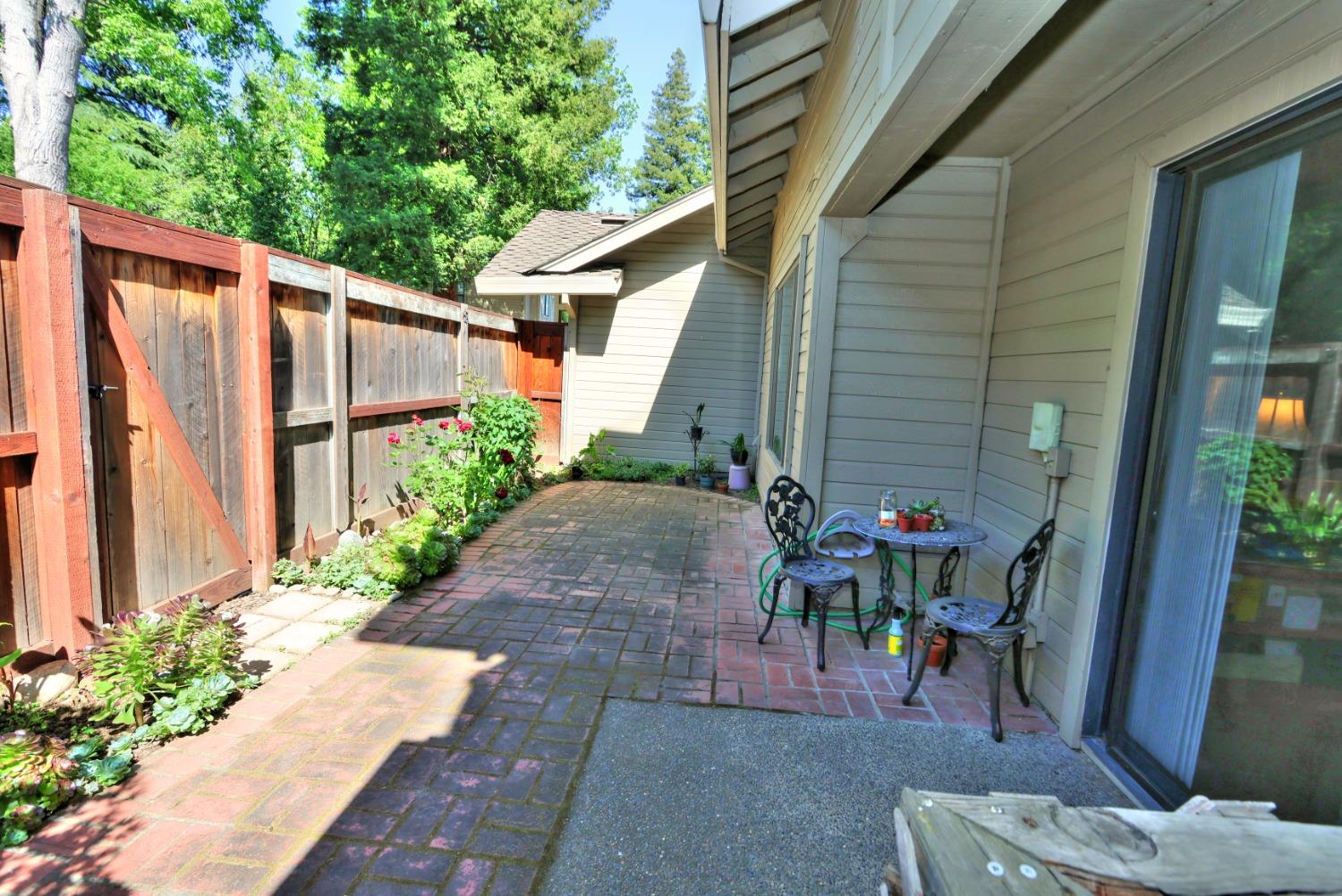 Detail Gallery Image 44 of 69 For 1982 University Park Dr, Sacramento,  CA 95825 - 3 Beds | 2/1 Baths