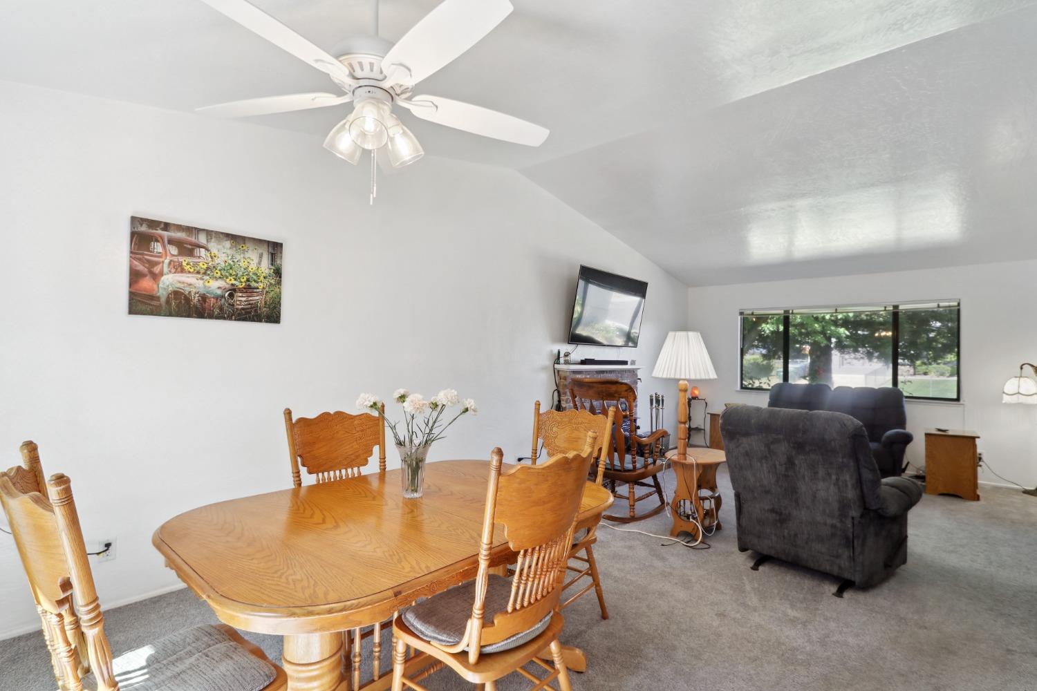 Detail Gallery Image 15 of 32 For 7463 Versailles Way, Sacramento,  CA 95842 - 3 Beds | 2 Baths