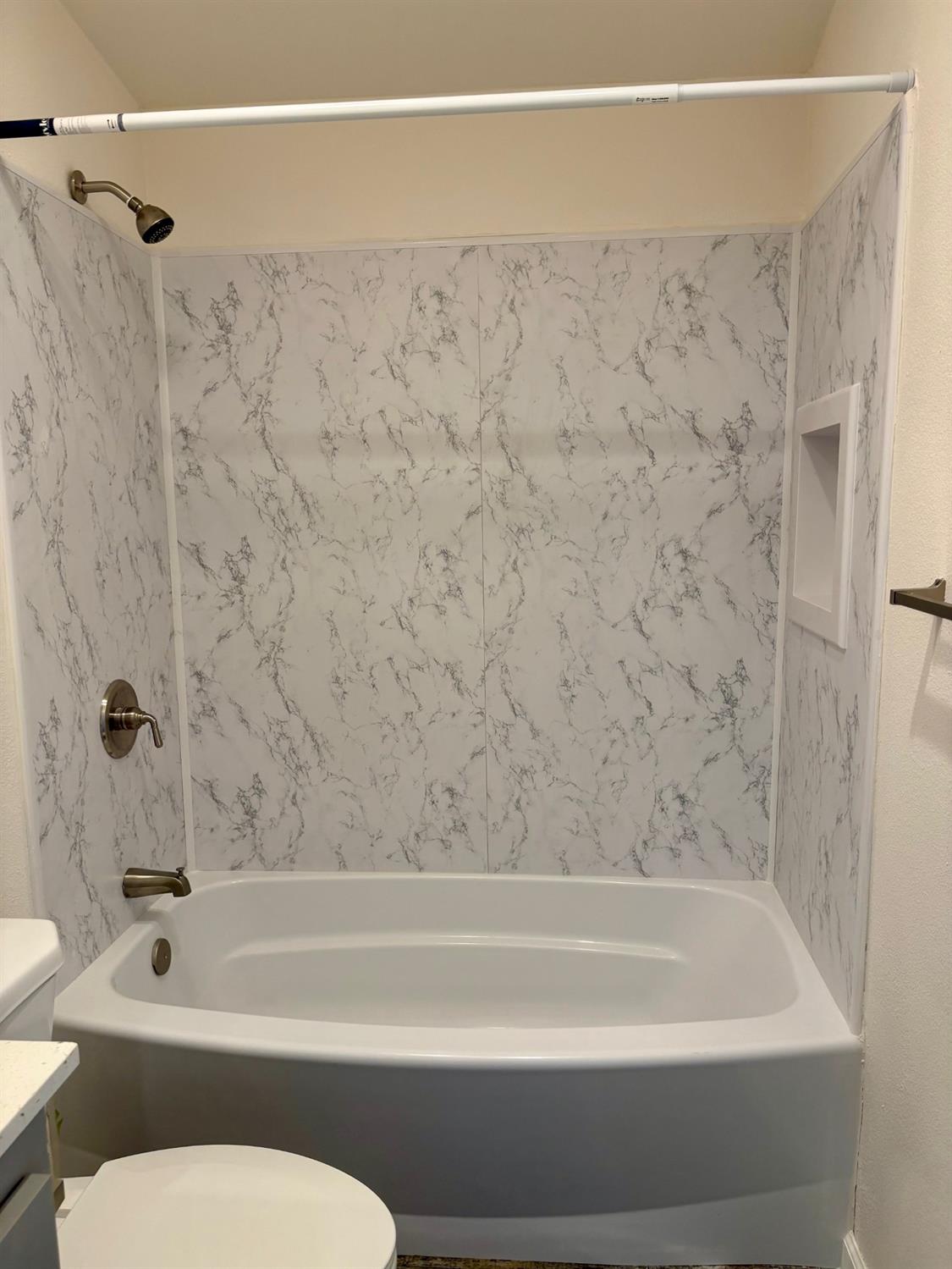 Detail Gallery Image 10 of 18 For 118 Hedy Ln, Davis,  CA 95618 - 1 Beds | 1 Baths
