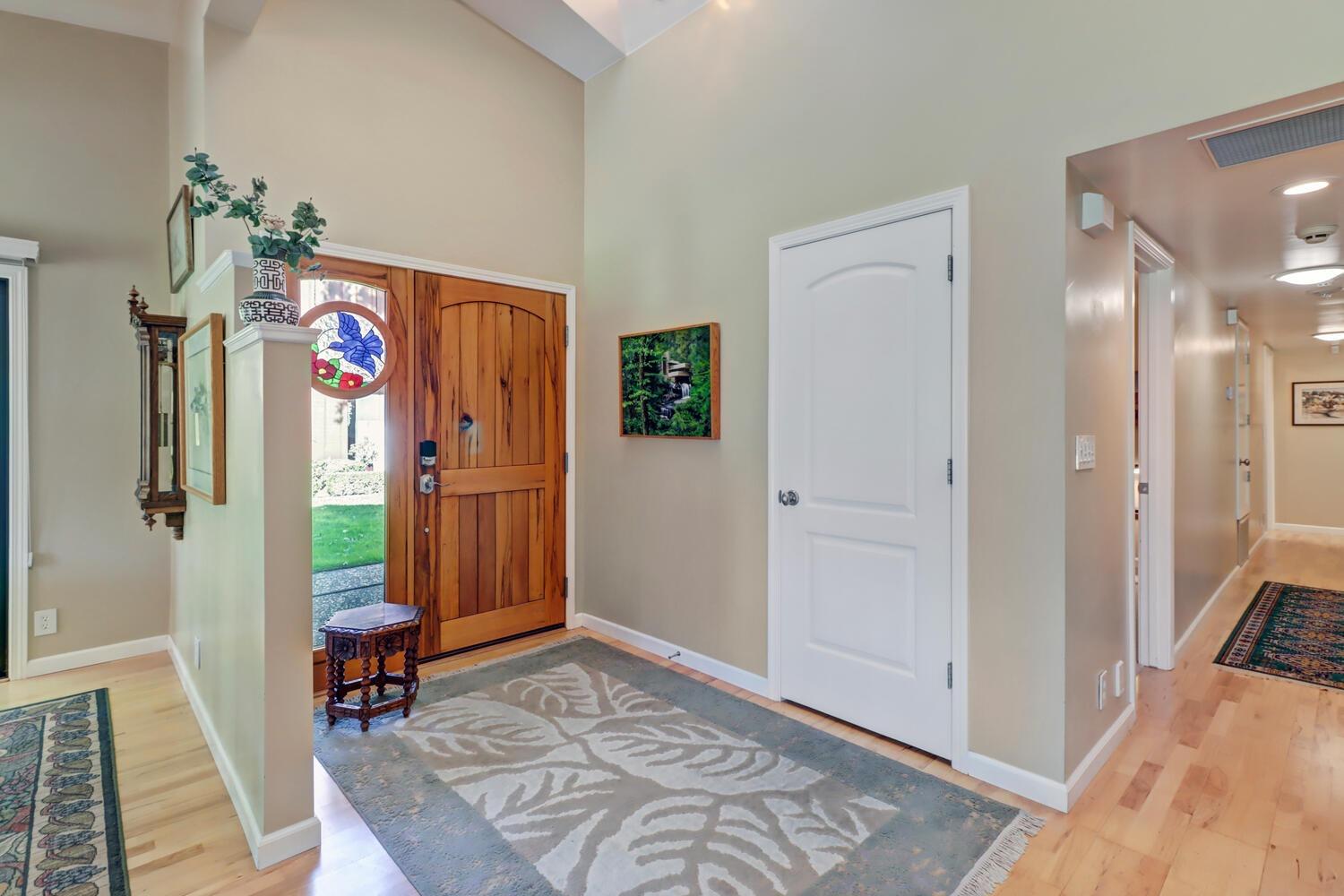 Garden Court, El Macero, California image 6