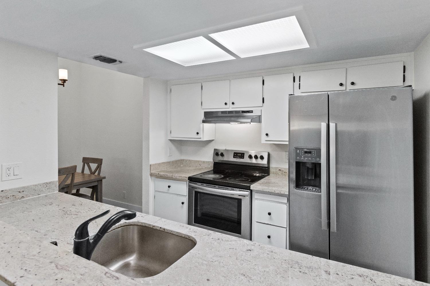 Detail Gallery Image 14 of 45 For 3546 Treleaven Ct, Antelope,  CA 95843 - 2 Beds | 2 Baths
