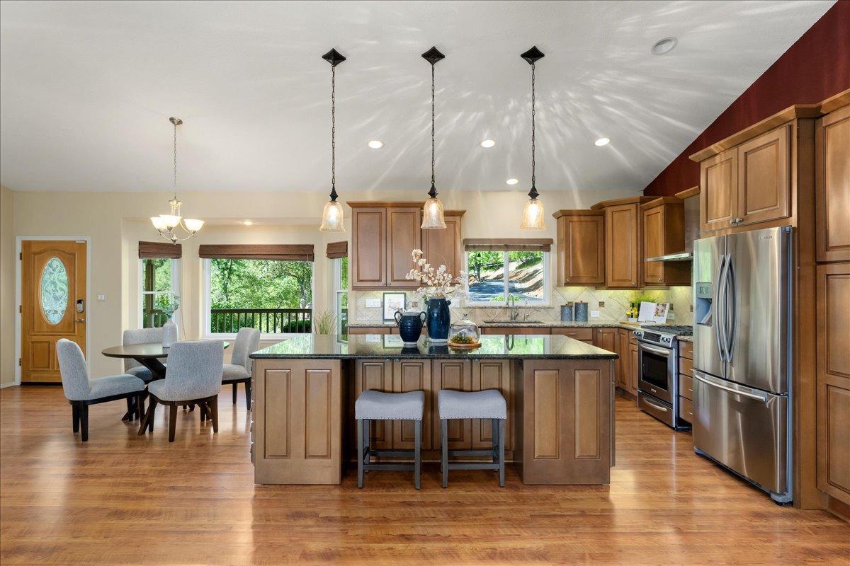 Detail Gallery Image 10 of 69 For 150 Spring Ln, Newcastle,  CA 95658 - 3 Beds | 3 Baths