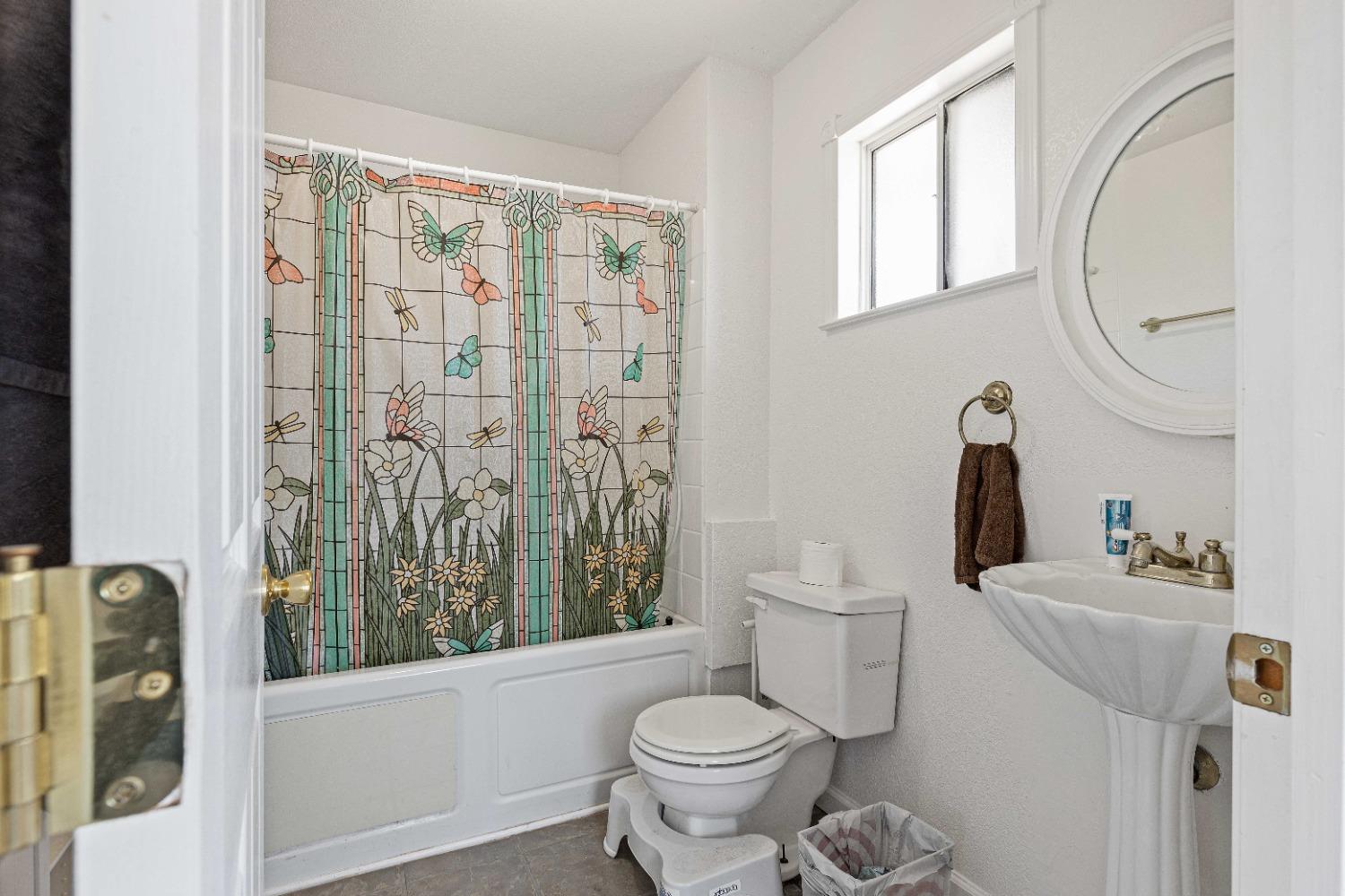 Detail Gallery Image 44 of 68 For 21299 E Highway 4, Stockton,  CA 95215 - 5 Beds | 4/1 Baths
