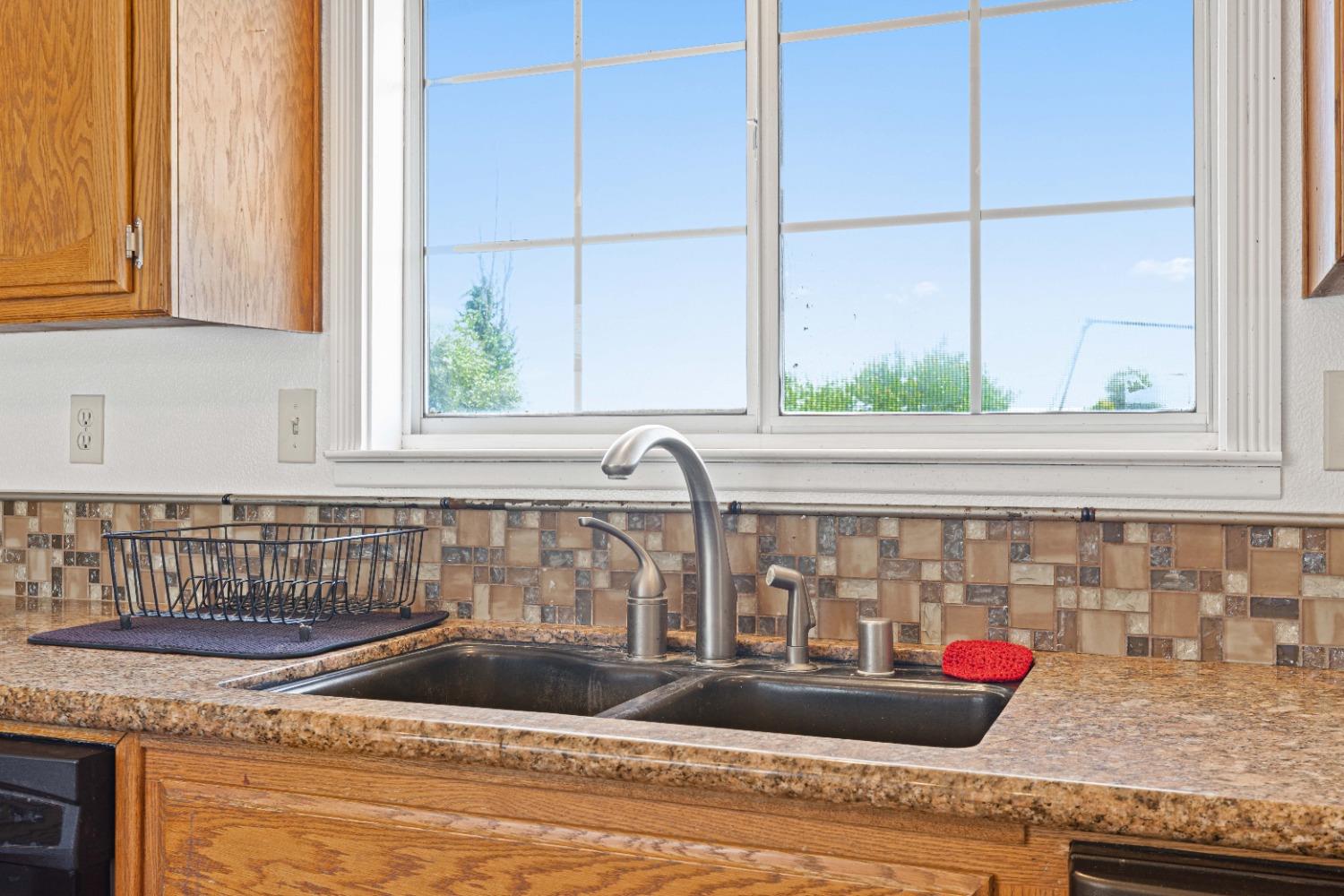 Detail Gallery Image 19 of 68 For 21299 E Highway 4, Stockton,  CA 95215 - 5 Beds | 4/1 Baths