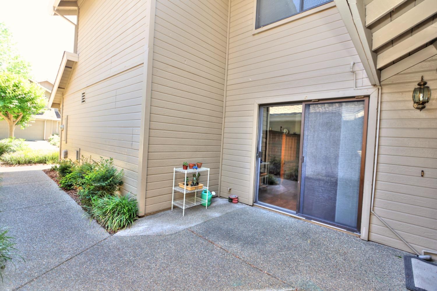 Detail Gallery Image 43 of 69 For 1982 University Park Dr, Sacramento,  CA 95825 - 3 Beds | 2/1 Baths