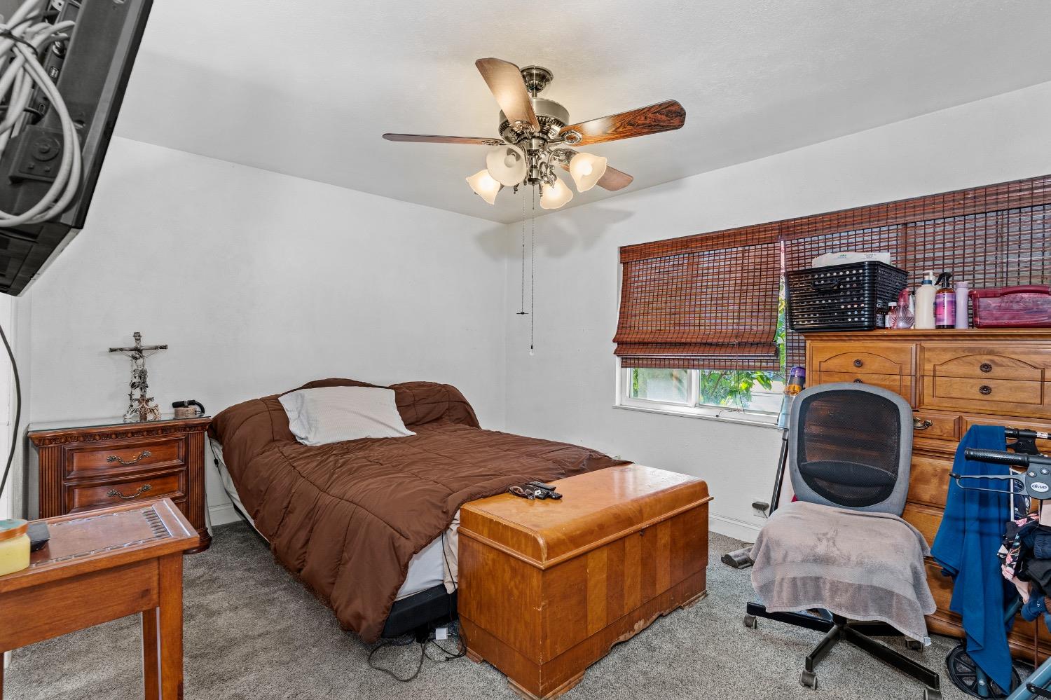 Detail Gallery Image 20 of 32 For 126 N Nottingham Dr, Stockton,  CA 95207 - 5 Beds | 3 Baths